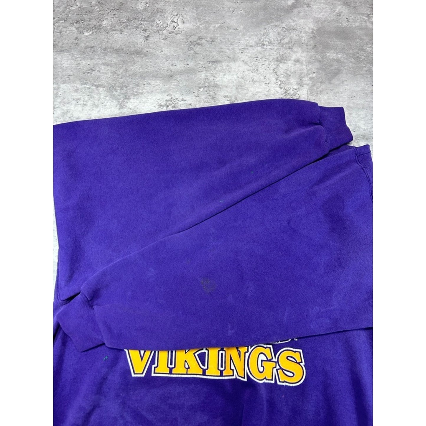 Vintage 90s Minnesota Vikings NFL Helmet Graphic Football Sweatshirt Size XL