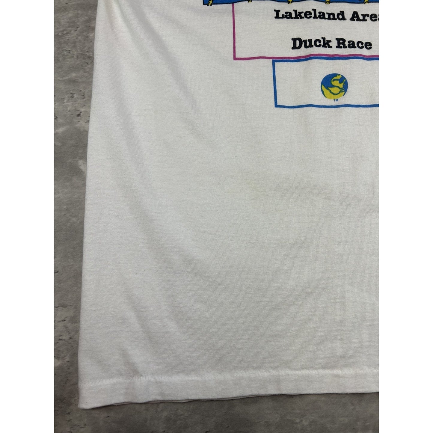 Vintage 90s Lakeland Duck Race Cartoon Duck Graphic T-Shirt Size Large