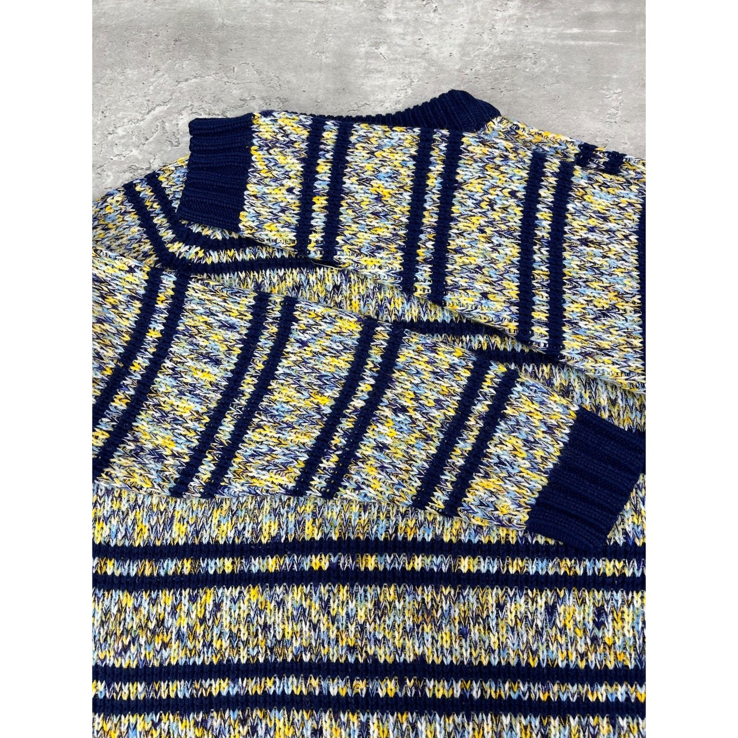 Vintage Abstract Striped Pullover Ribbed Knit Sweater Size Medium