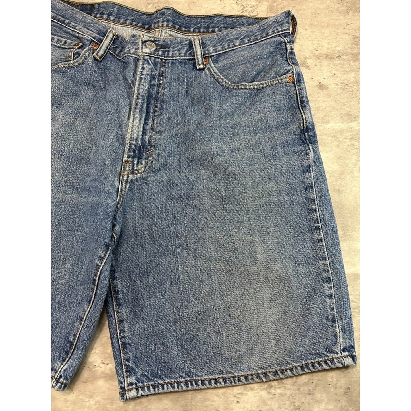 Vintage Levis 550 Red Tab Medium Wash Denim Shorts Size 36 Blue