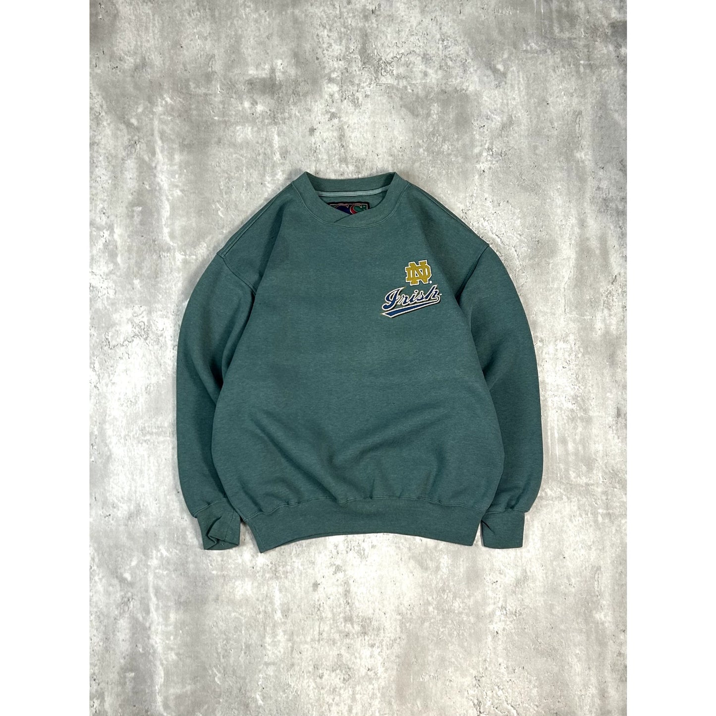 Vintage Notre Dame Fighting Irish NCAA Collegiate Script Sweatshirt Size Medium