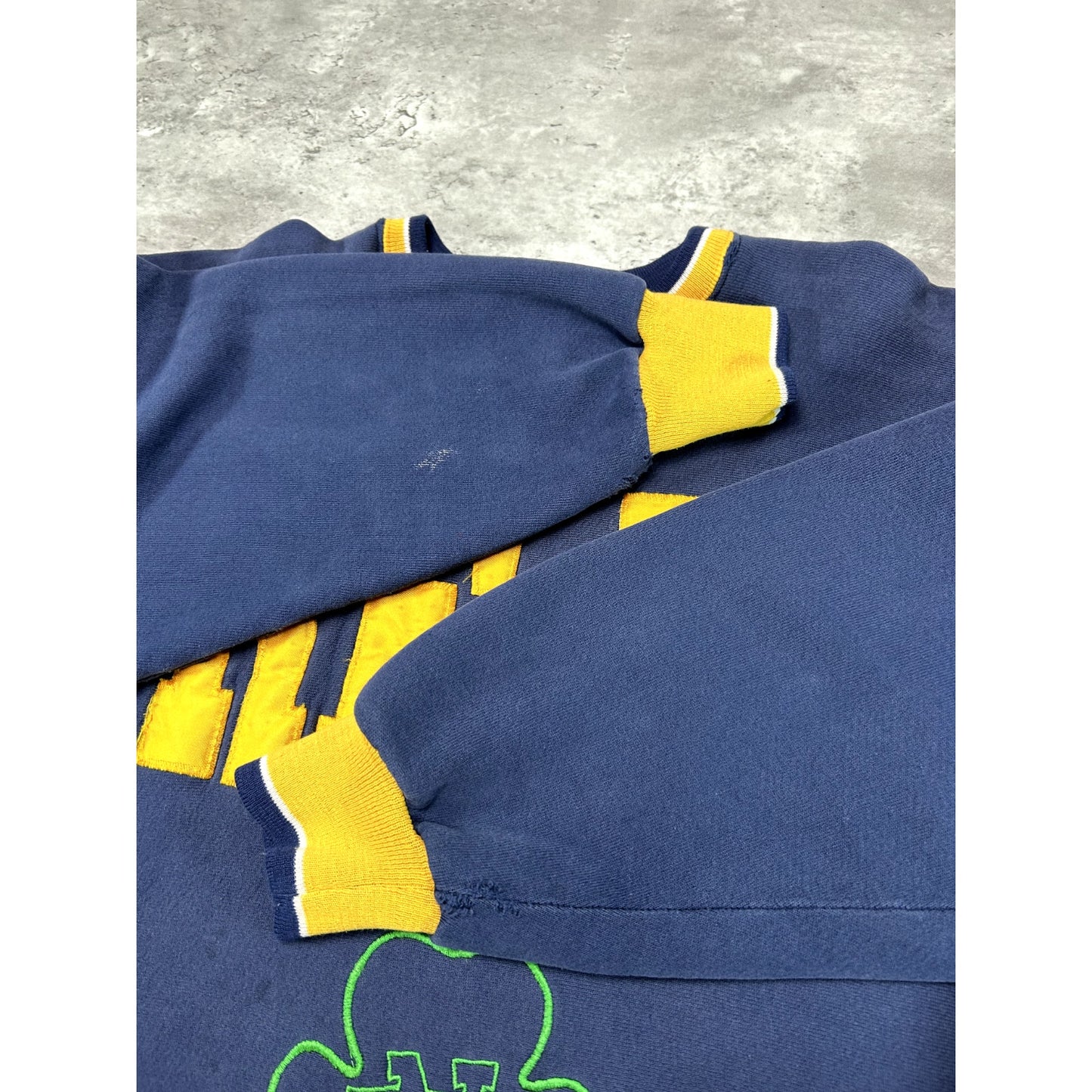 Vintage 90s Notre Dame Fighting Irish NCAA Big Spellout Sweatshirt Size XL Blue