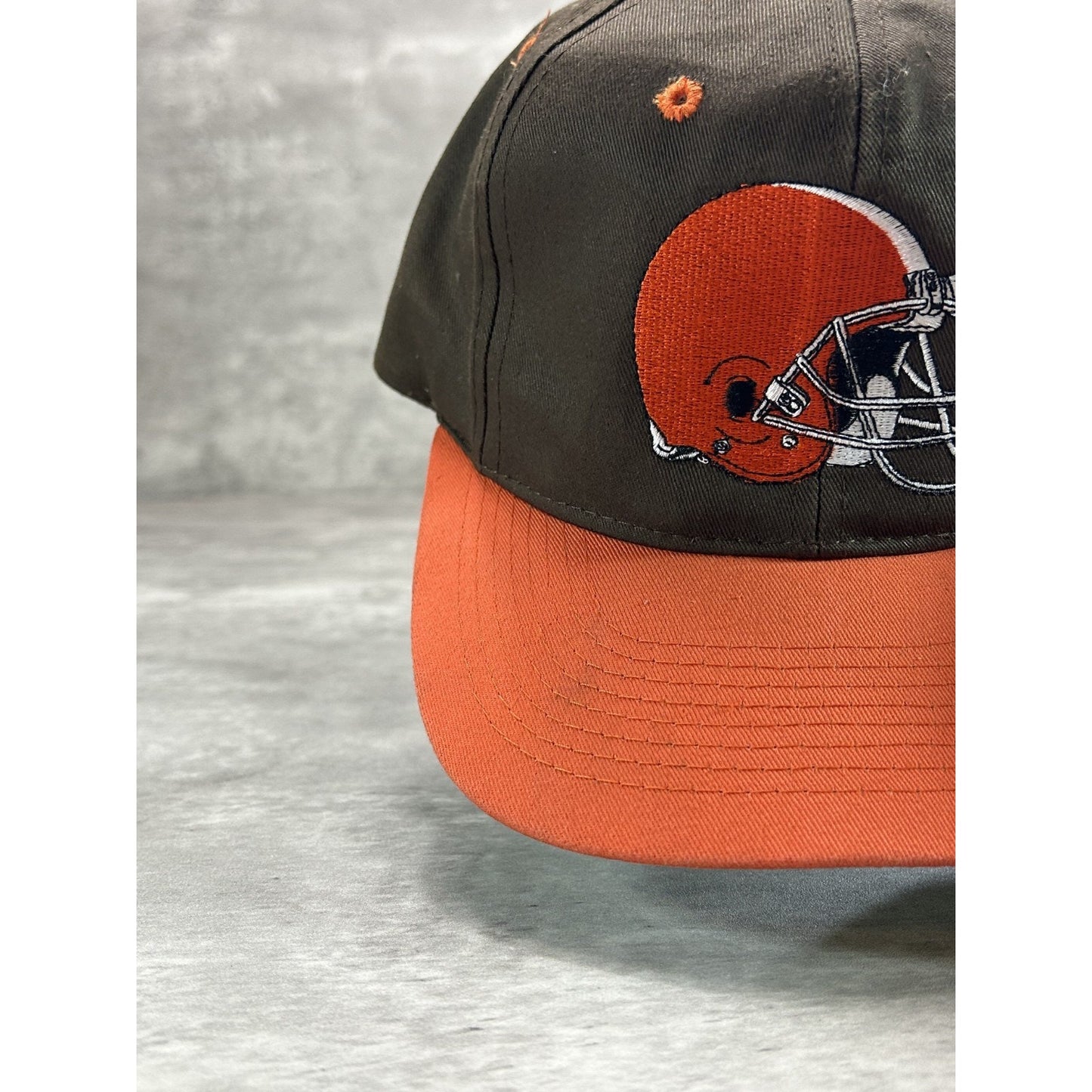Vintage 90s Cleveland Browns NFL Embroidered Logo Football Snapback Hat OSFA