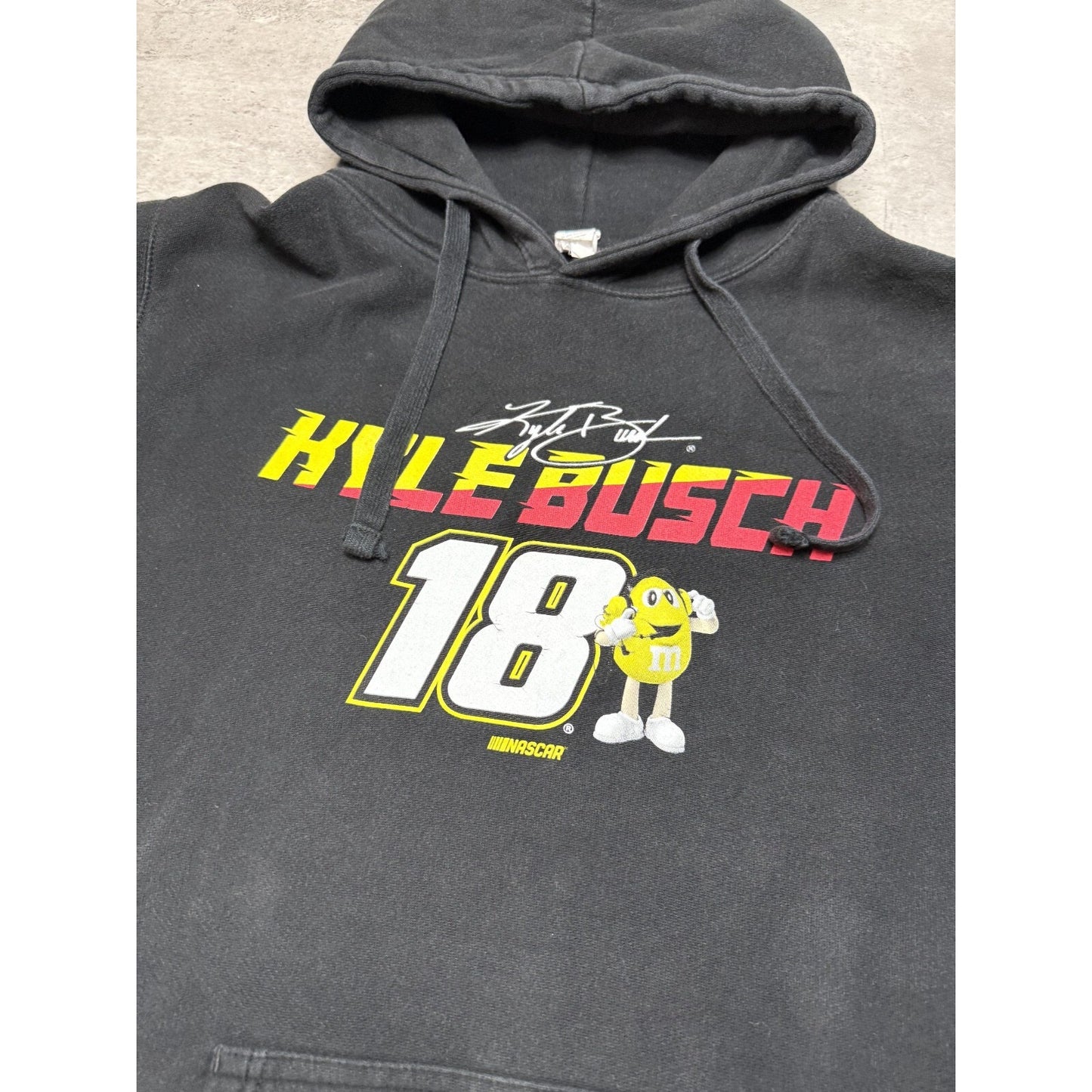 Vintage Kyle Busch #18 Nascar M&Ms Spell Out Hooded Sweatshirt Size XL Black