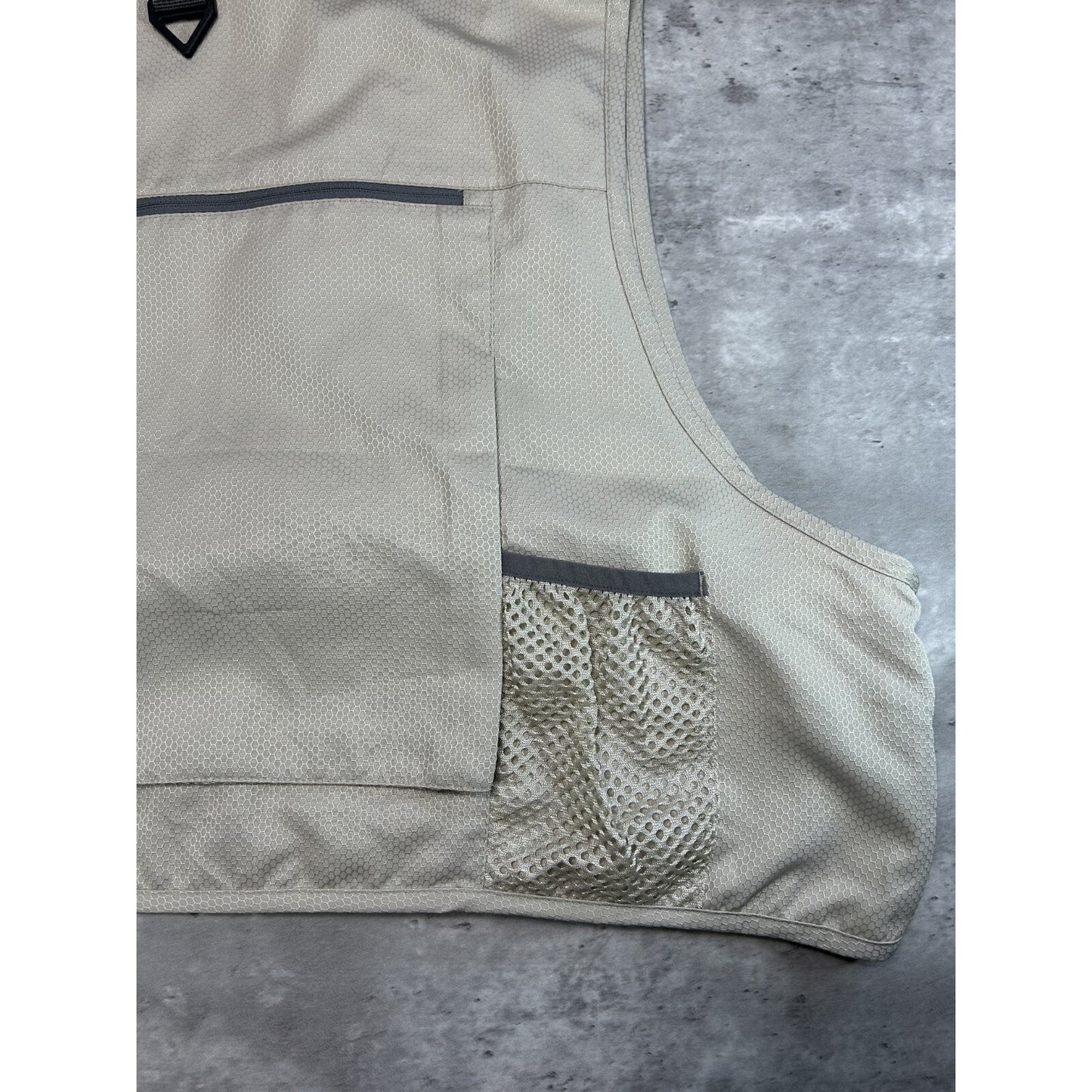 Columbia PFG Multi Pocket Two Tone Fishing Vest Size XL Beige