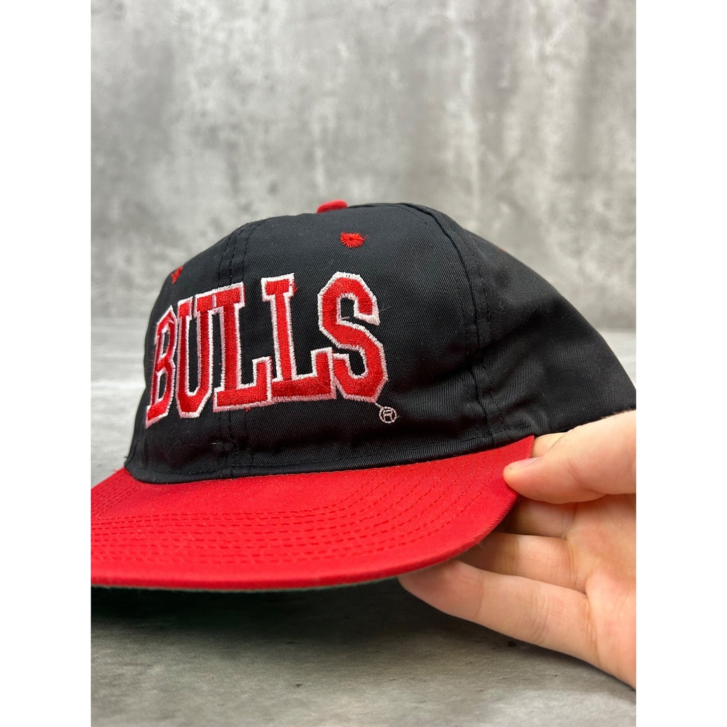Vintage 90s Chicago Bulls NBA Embroidered Spellout Snapback Hat OSFA