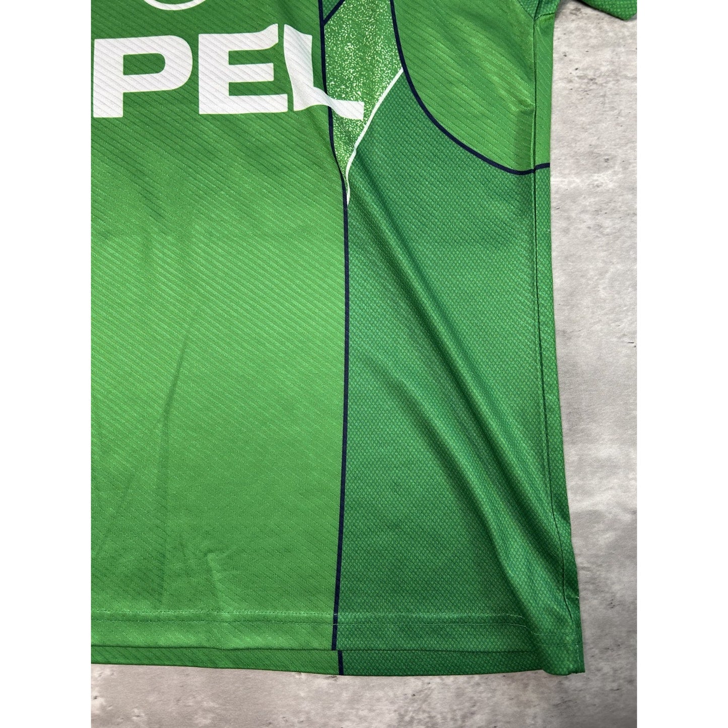 Vintage 90s Robbie Keane #10 Ireland Umbro Soccer Jersey Size Medium Green