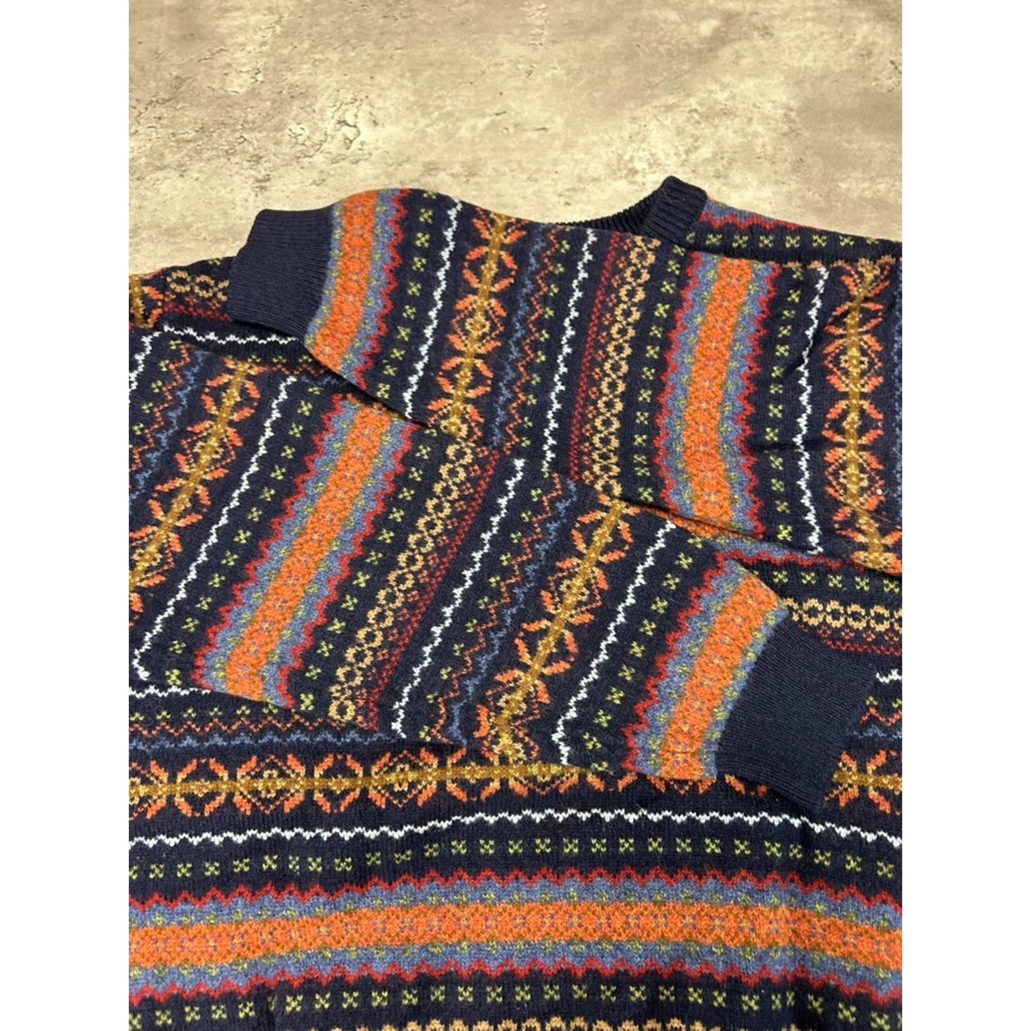 Vintage L.L. Bean Abstract Striped 100% Wool Pullover Knit Sweater Size Medium