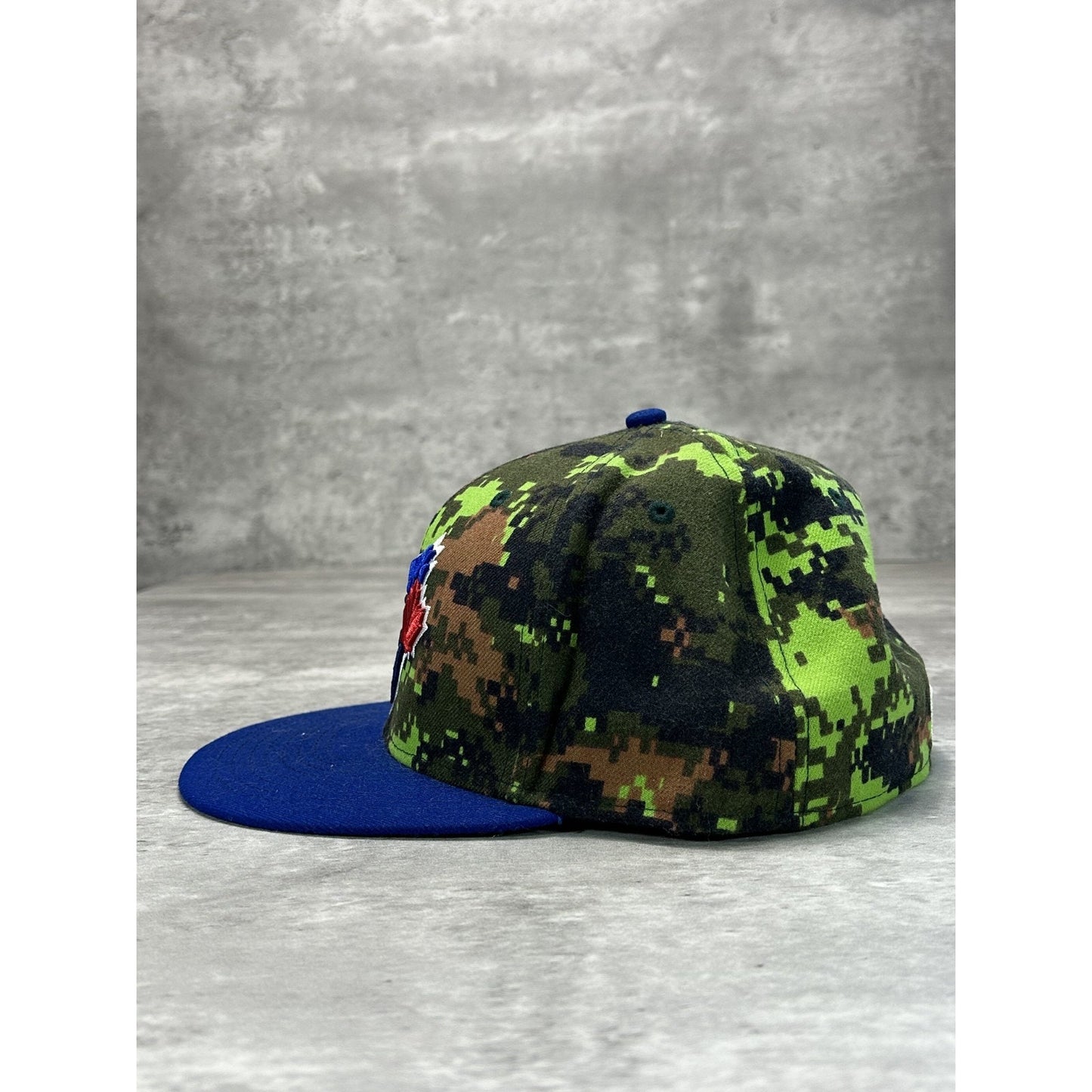 Toronto Blue Jays MLB Digital Camo Embroidered Logo Baseball Fitted Hat 7 3/8