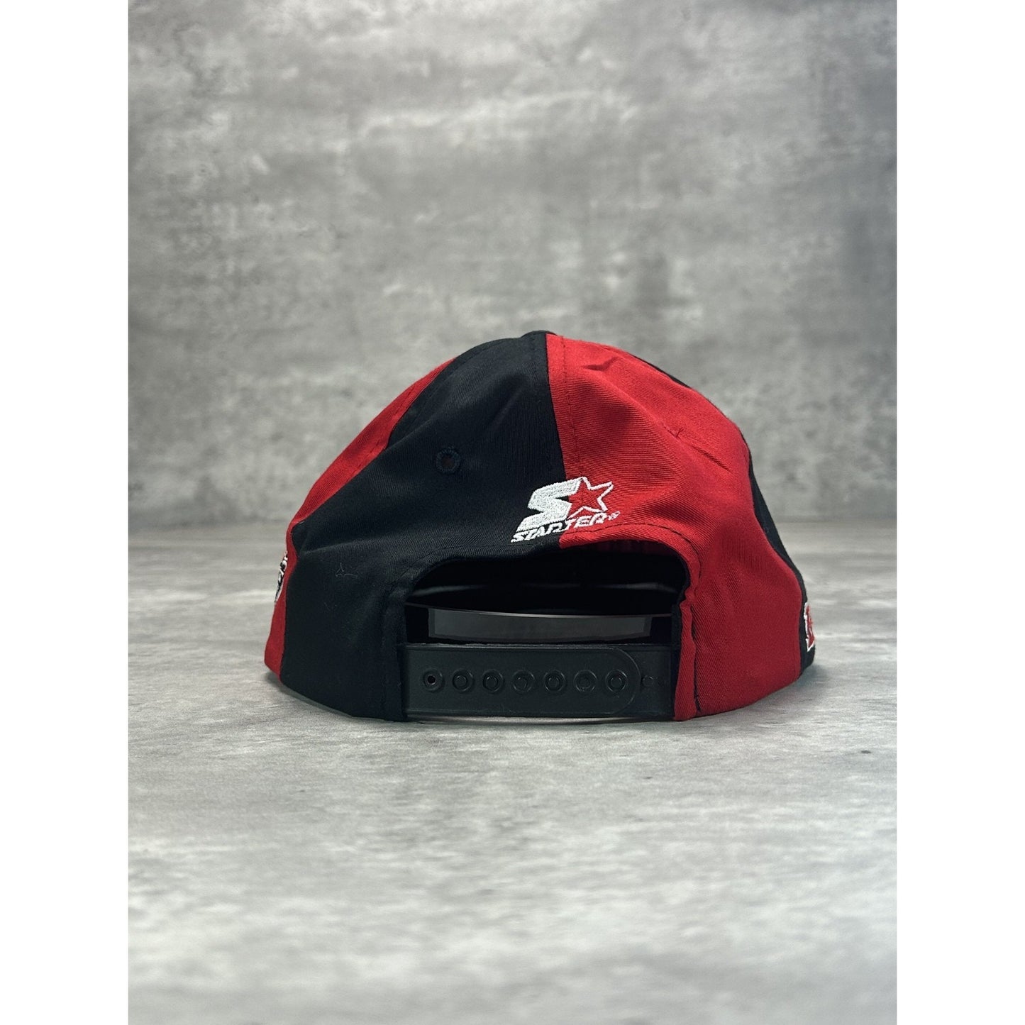 Vintage 90s Chicago Bulls NBA Starter Two Tone Arc Spellout Snapback Hat OSFA