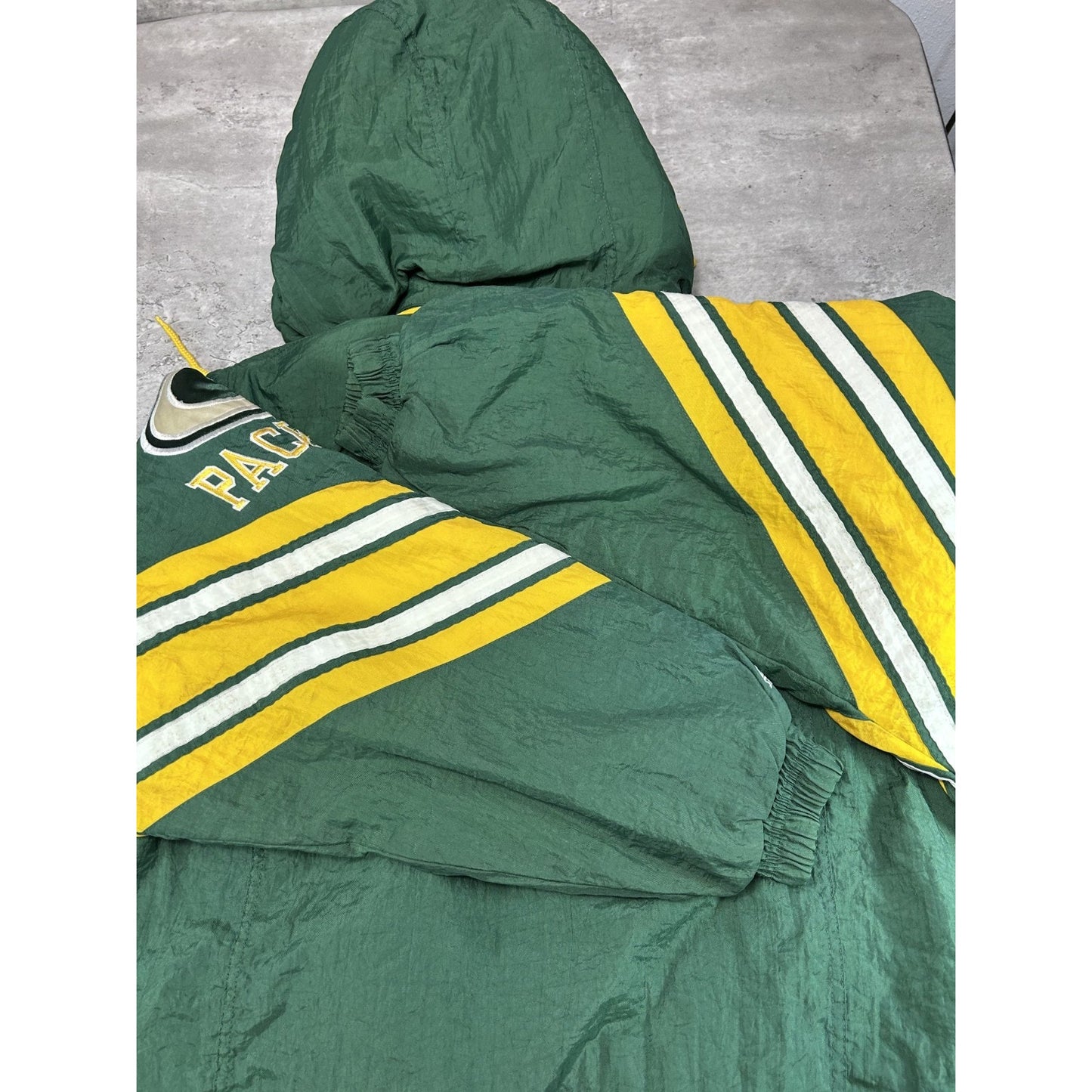 Vintage 90s Green Bay Packers NFL Embroidered Insulated Jacket Size Medium