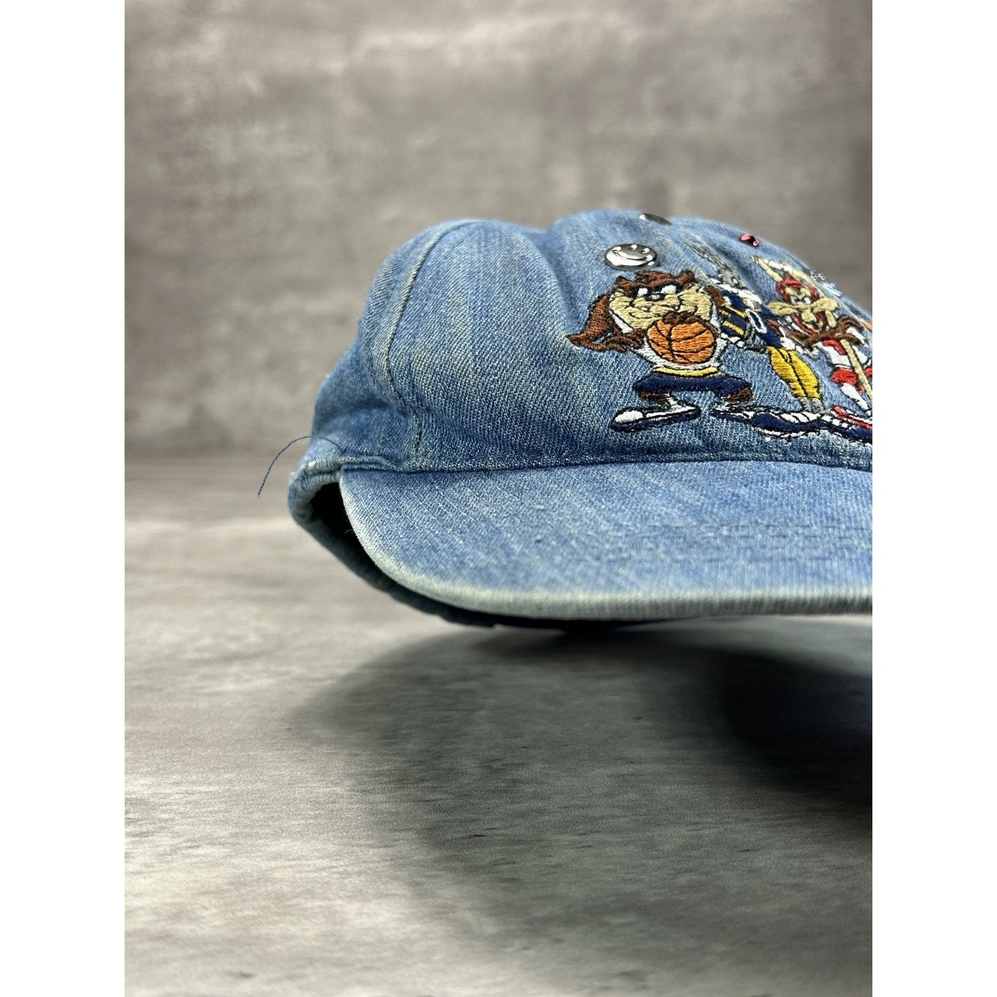 Vintage 90s Looney Tunes Sports Embroidered Characters Snapback Hat OSFA YOUTH