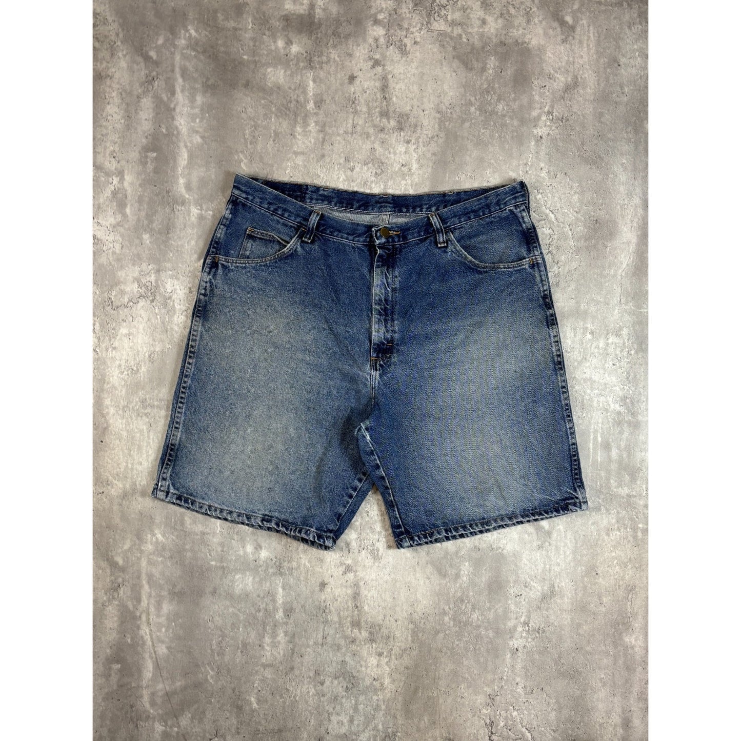 Vintage Wrangler Authentics Medium Wash Denim Shorts Size 38 Blue