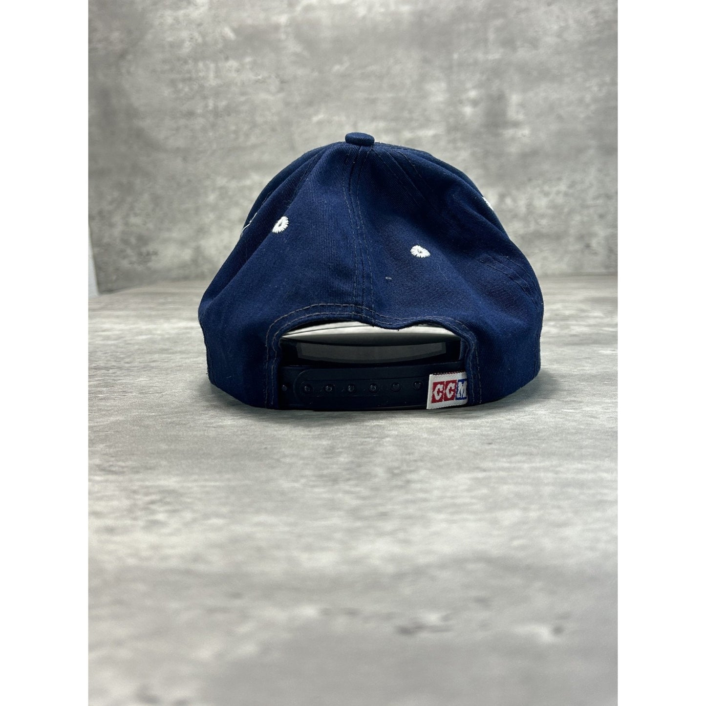 Vintage 90s Toronto Maple Leafs NHL Embroidered Logo Hockey Snapback Hat OSFA
