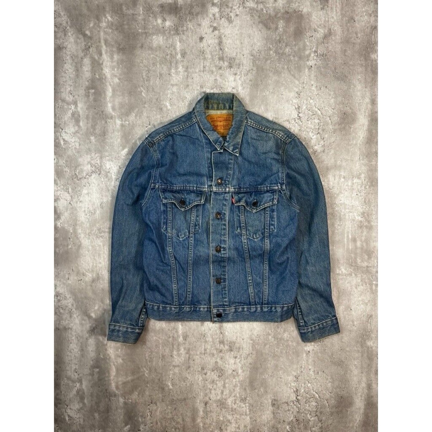 Vintage 80s/90s Levis Red Tab Medium Wash Type 3 Trucker Jacket Size 40 Medium