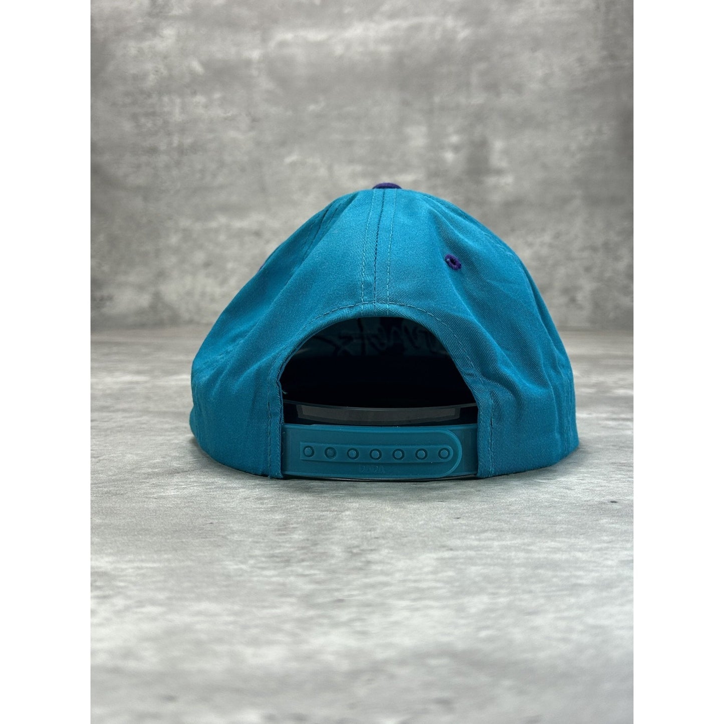 VTG 90s Charlotte Hornets NBA Embroidered Spellout Basketball Snapback Hat OSFA