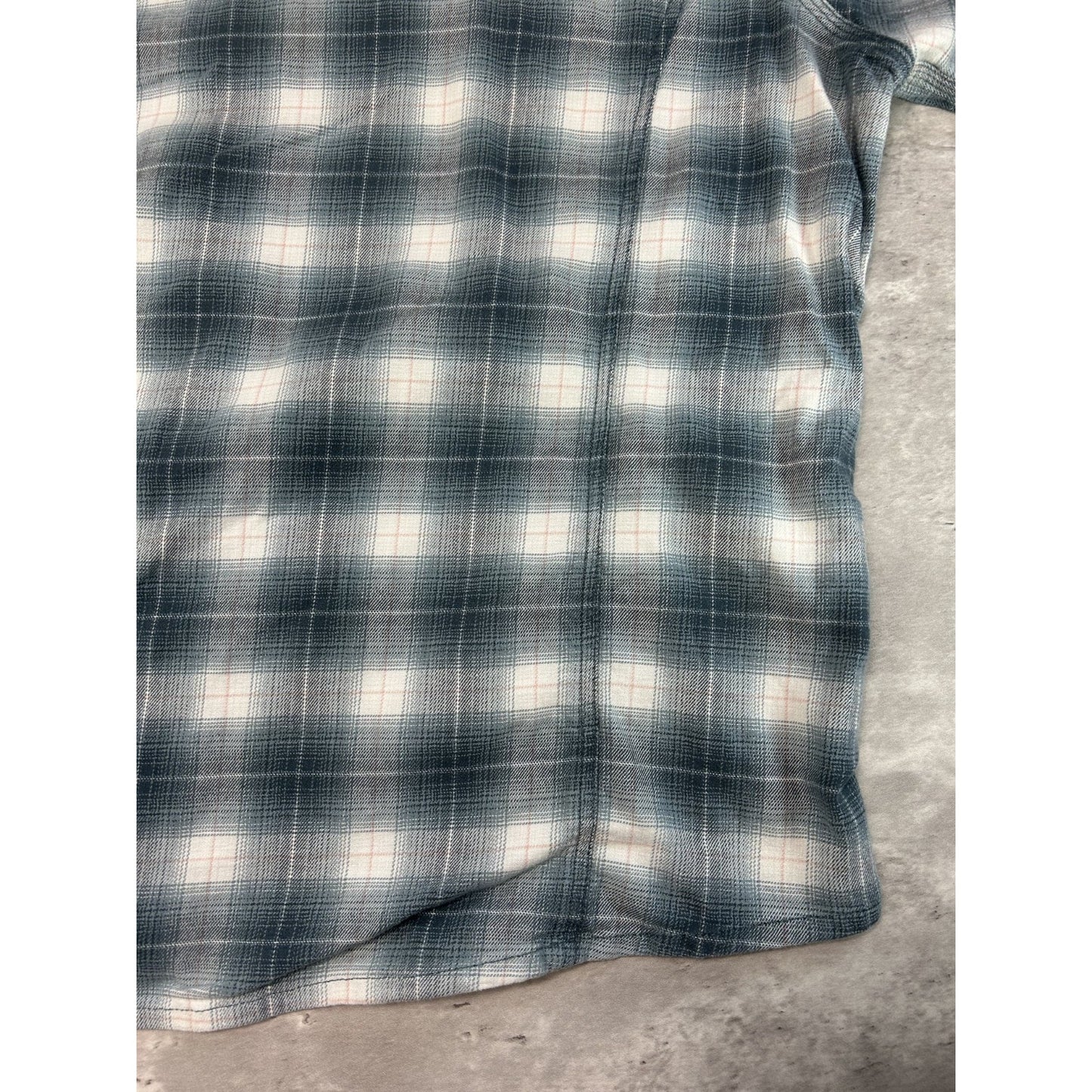 Vintage Womens Carhartt Workwear Plaid Long Sleeve Workwear Button Up Shirt 2XL