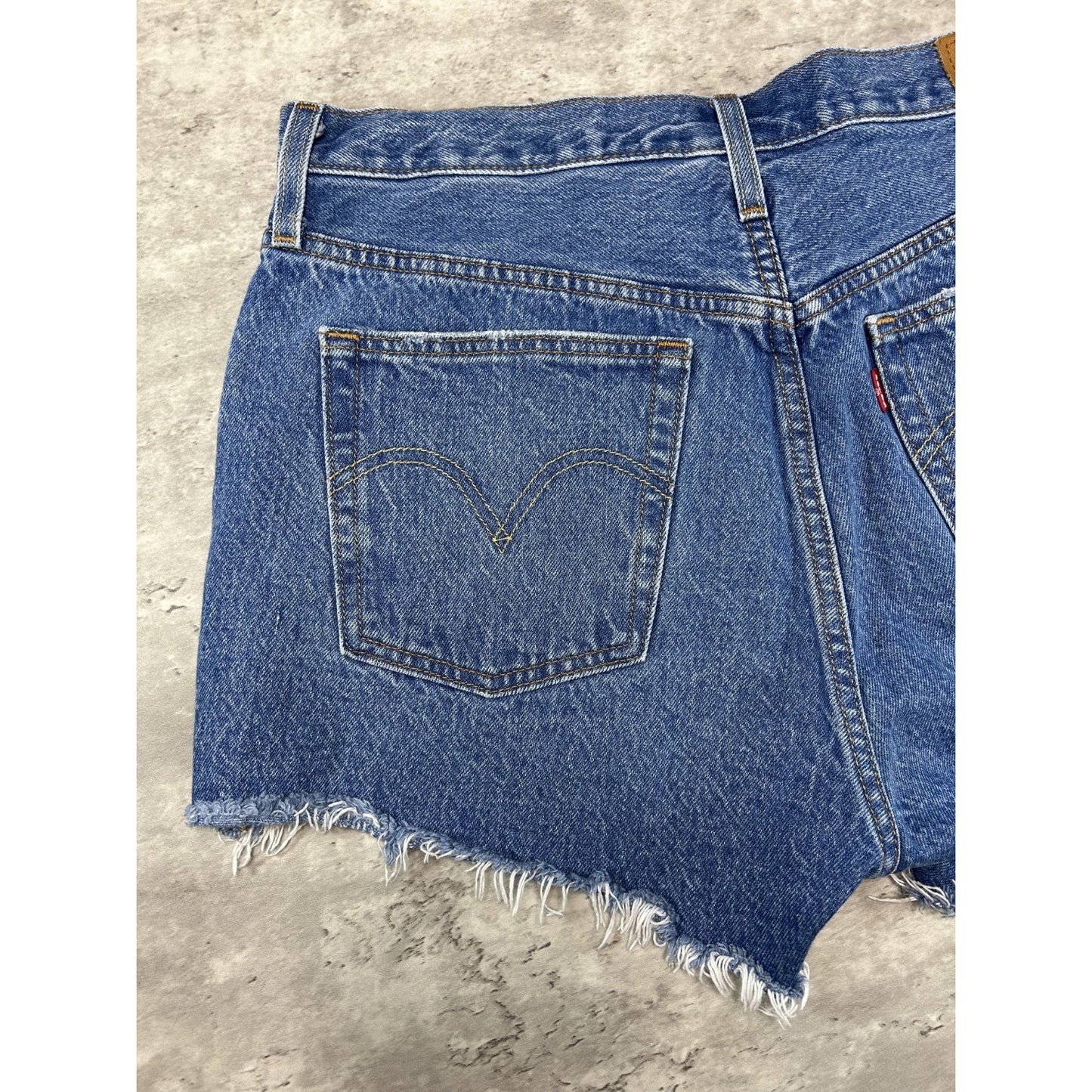 Levis 501 Red Tab Dark Wash Denim Short Shorts Size 32 Blue