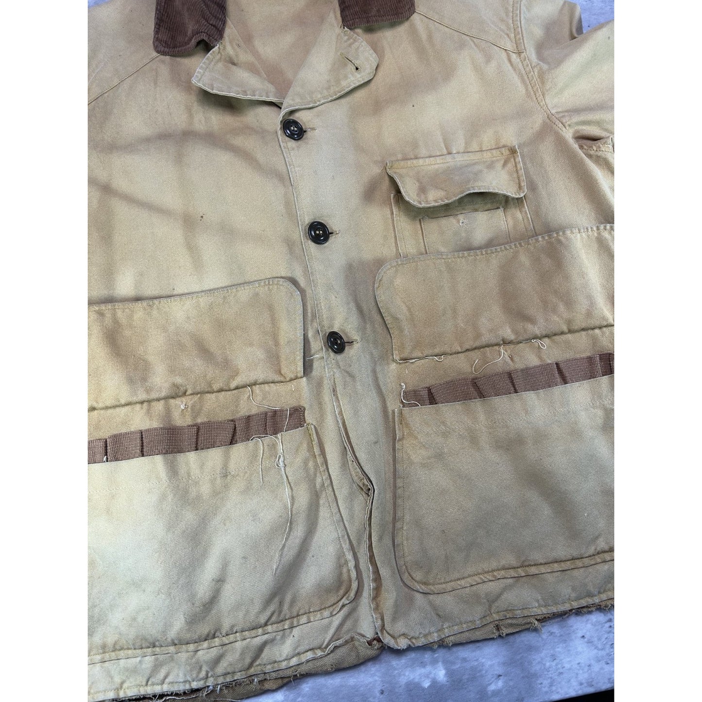 Vintage 1970s Three Pocket Canvas Collared Hunting Jacket Size Medium Beige