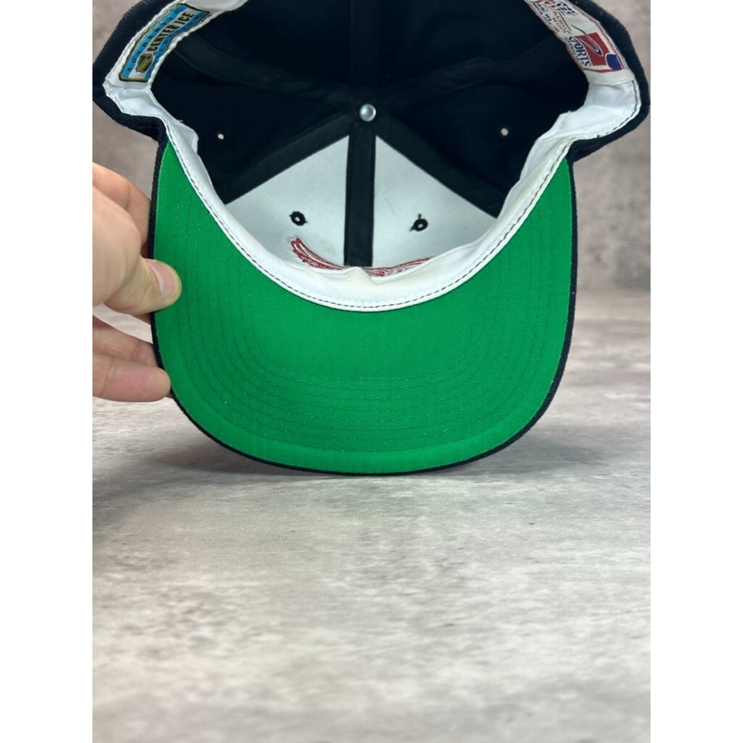 VTG 90s Detroit Red Wings NHL Sports Specialties Plain Logo Snapback Hat OSFA