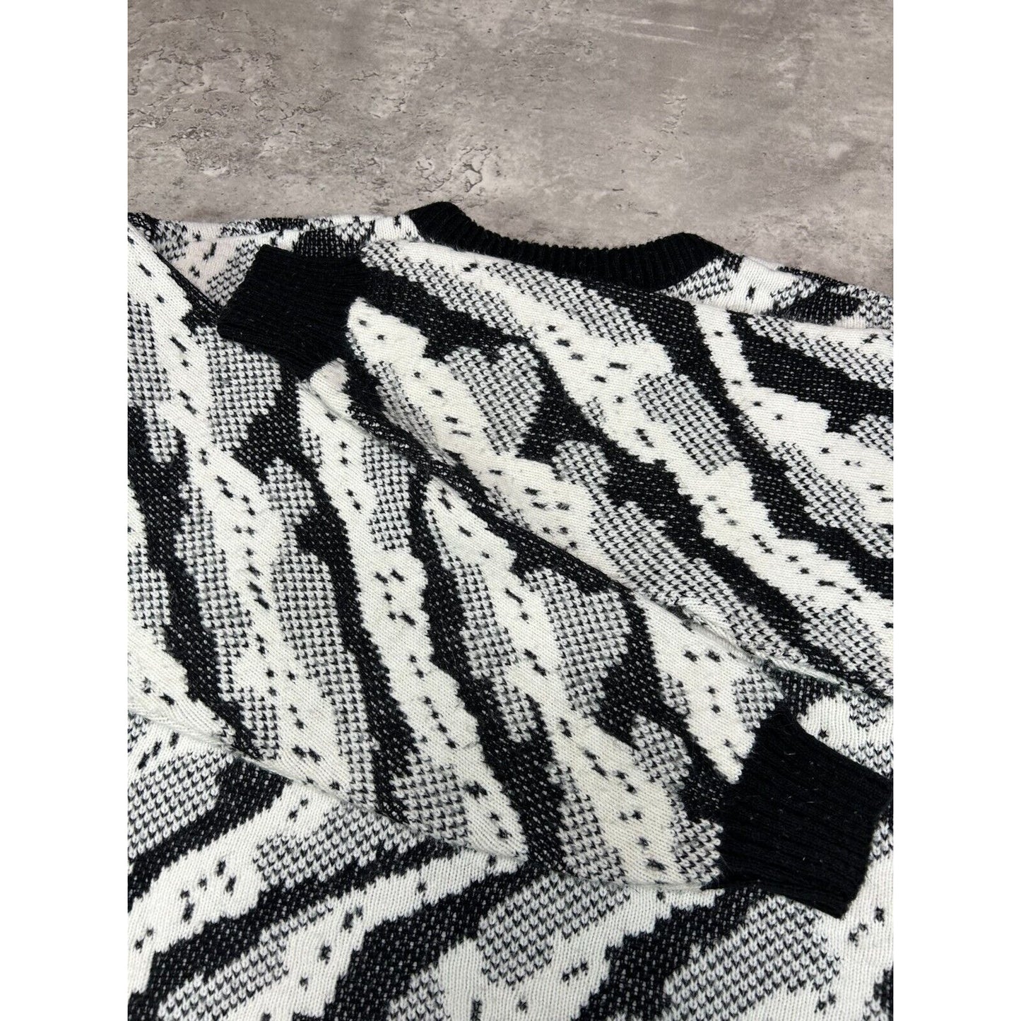 Vintage 90s Jordache Abstract Striped Print Ribbed Knit Sweater Size Medium