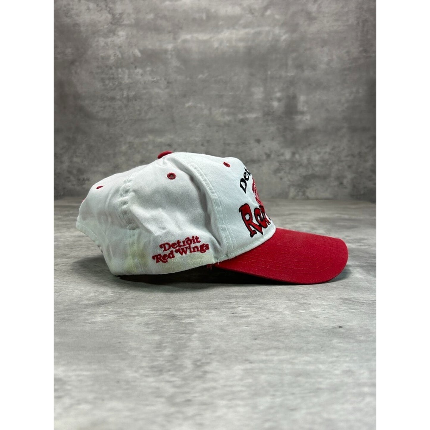 Vintage 90s Detroit Red Wings NHL Embroidered Hockey Snapback Hat OSFA