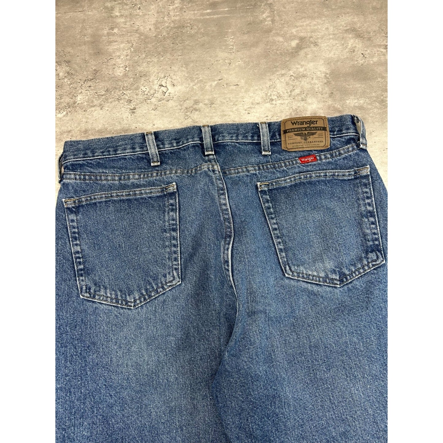 Vintage Wrangler Authentics Dark Wash Denim Shorts Size 37 Blue