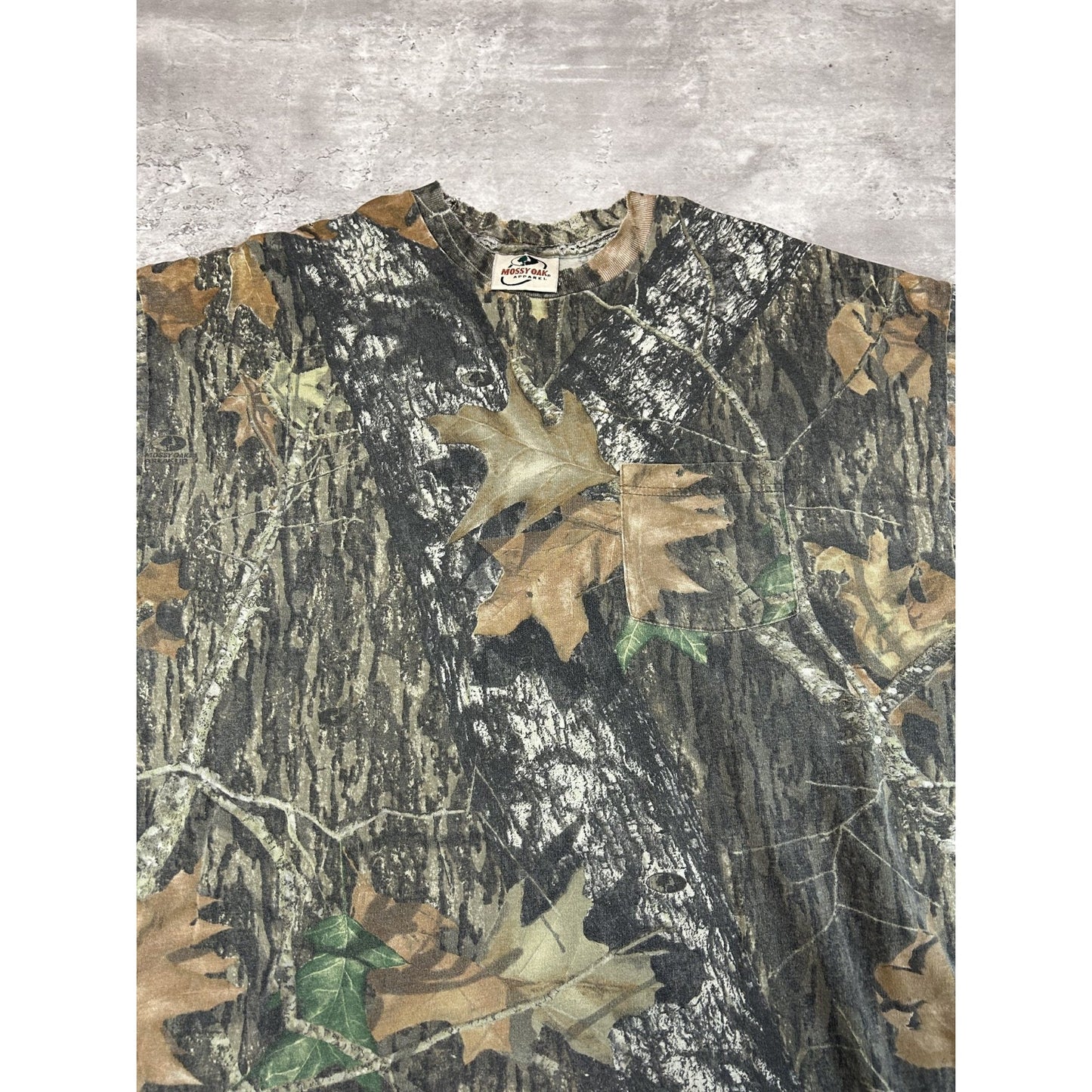 Vintage Mossy Oak Break Up Tree Camo Hunting Pocket T-Shirt Size XL
