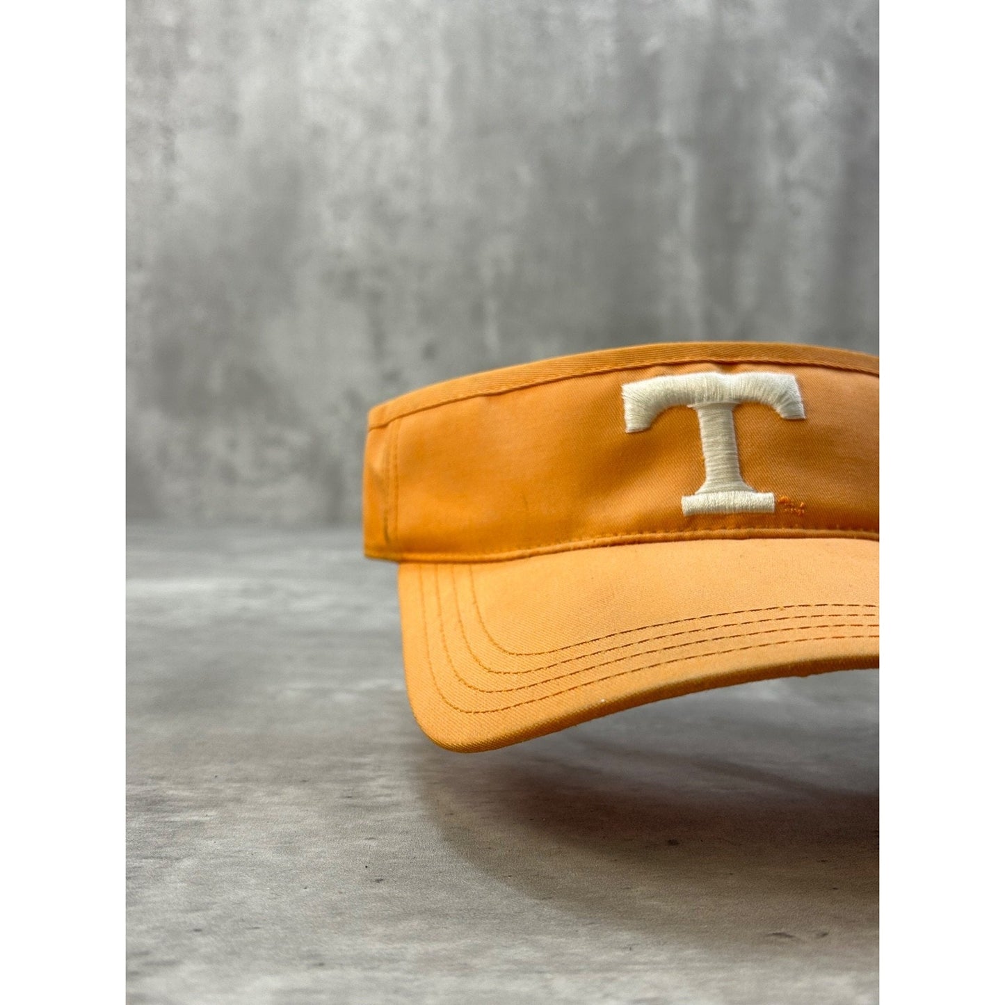 Vintage Tennessee Volunteers NCAA Embroidered Logo Strapback Visor OSFA