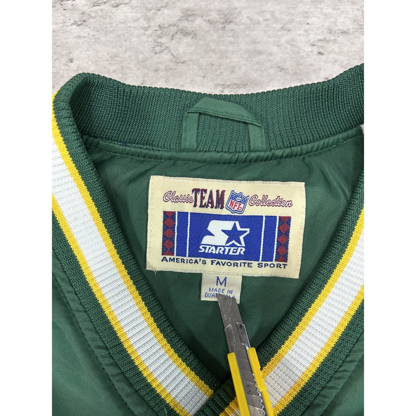 Vintage 90s Green Bay Packers NFL Starter Nylon Windbreaker Jacket Size Medium