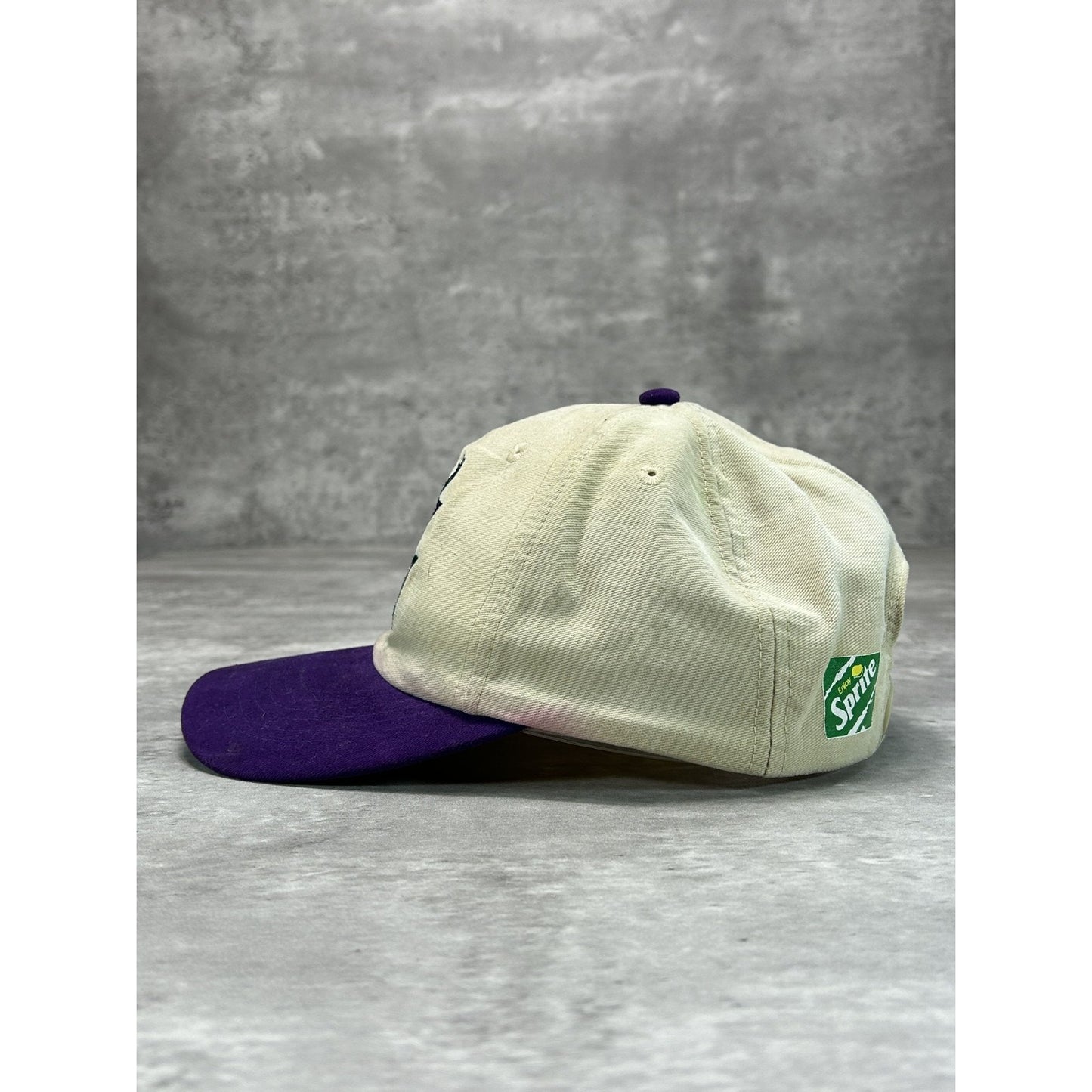 Vintage 90s Milwaukee Bucks NBA Embroidered Logo Basketball Snapback Hat OSFA