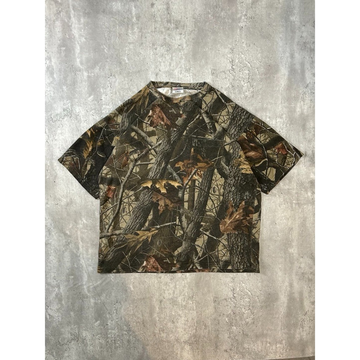 Vintage Realtree Hardwoods Tree Camo Hunting Pocket T-Shirt Size XL