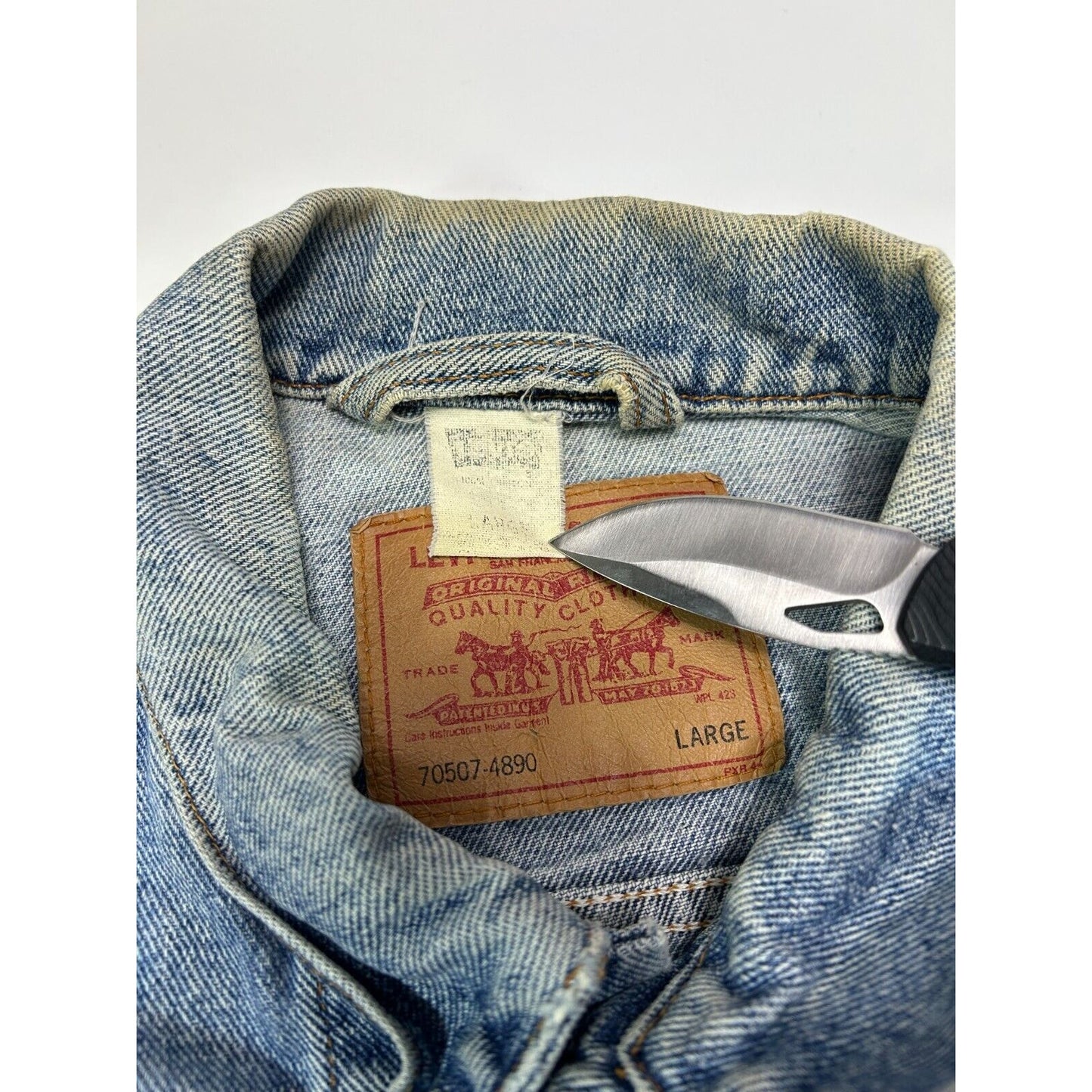Vintage 90s Levis Red Tab Medium Wash Denim Type 3 Trucker Jacket Size Large