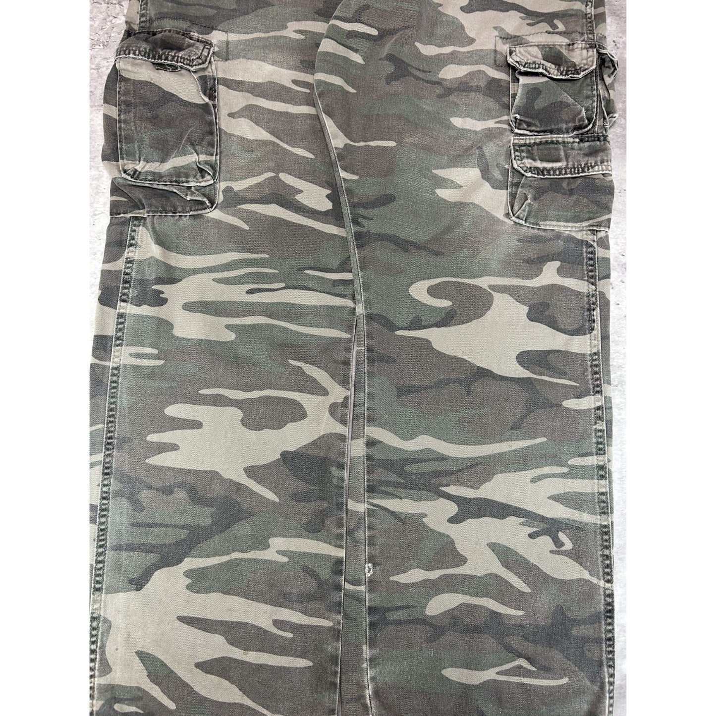 Vintage Wrangler Jeans Woodland Camo Hunting Cargo Pants Size 39W