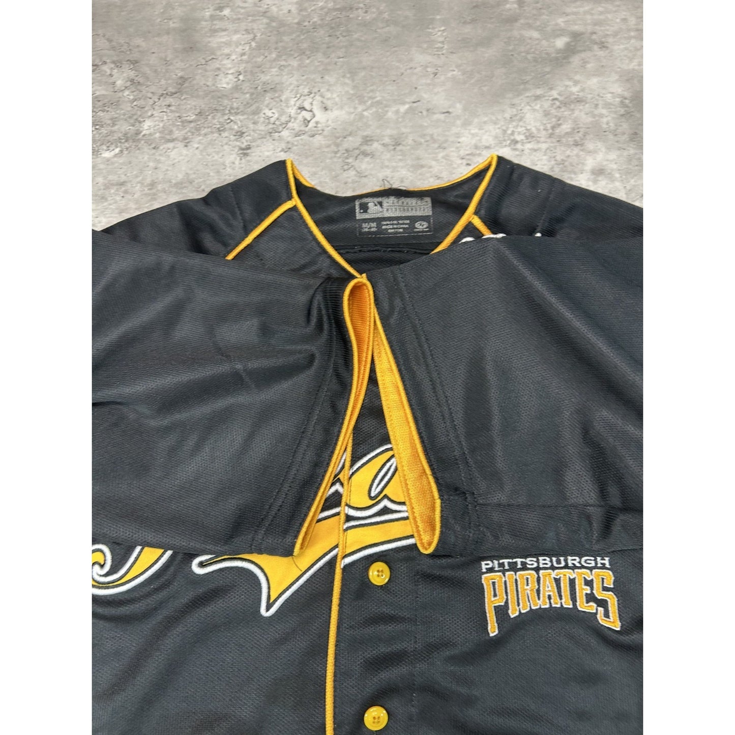 Vintage Pittsburgh Pirates MLB Stitched Tailsweep Spellout Jersey Size Medium