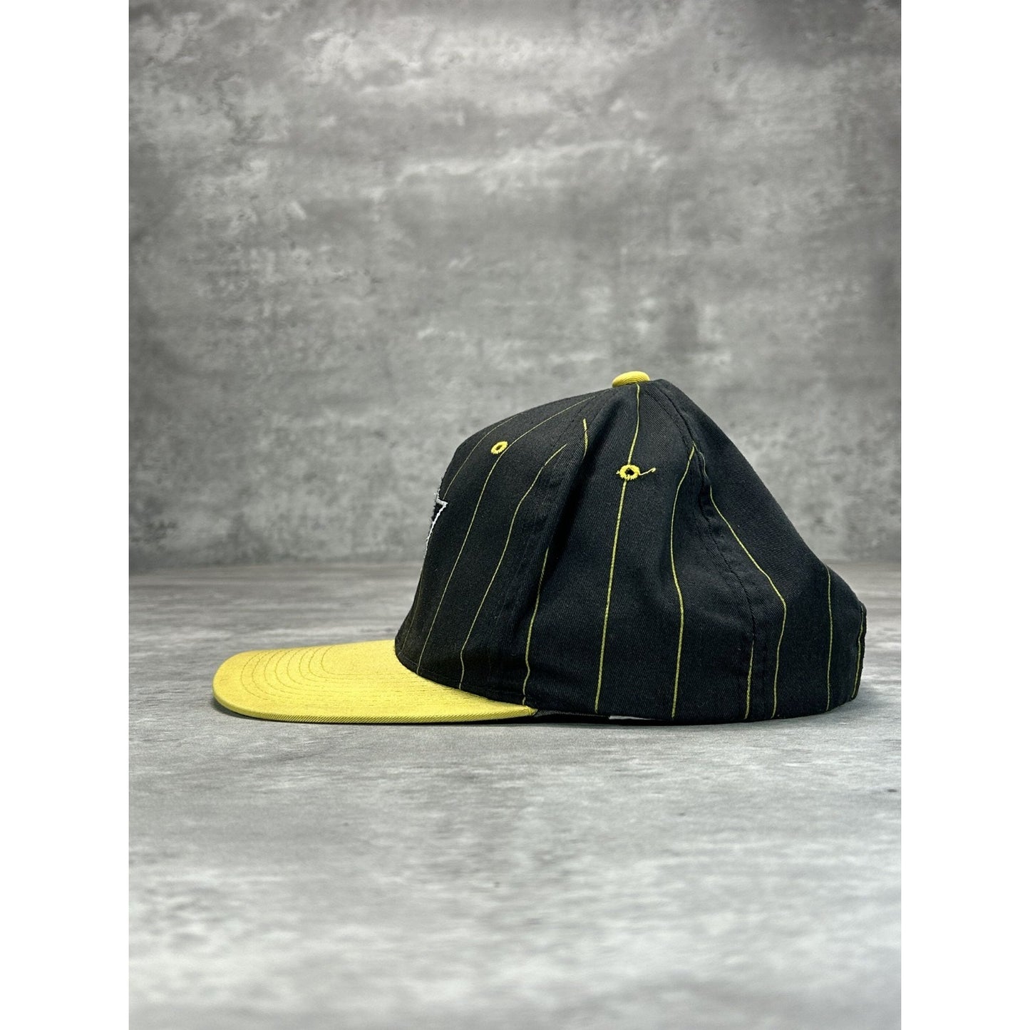 VTG 90s Pittsburgh Penguins NHL Embroidered Pinstripe Hockey Snapback Hat OSFA