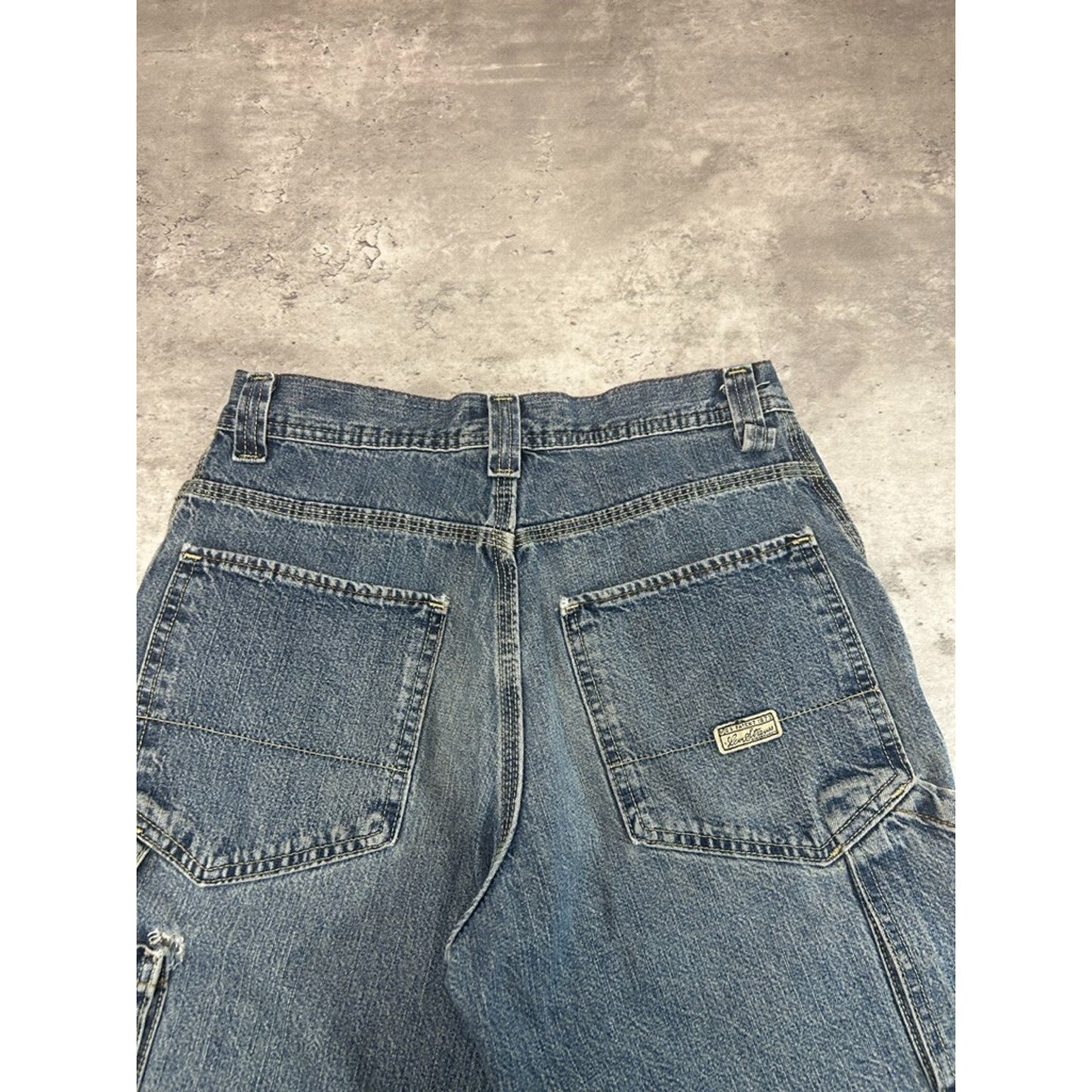 Vintage Levis Strauss Medium Wash Denim Workwear Carpenter Shorts Size 30 Blue