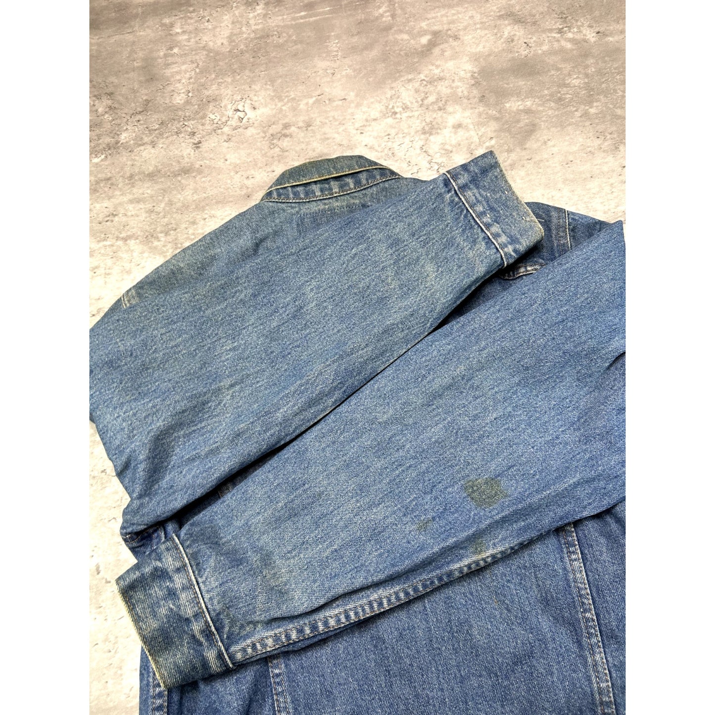 Vintage 80s/90s Levis Red Tab Medium Wash Type 3 Trucker Jacket Size 40 Medium