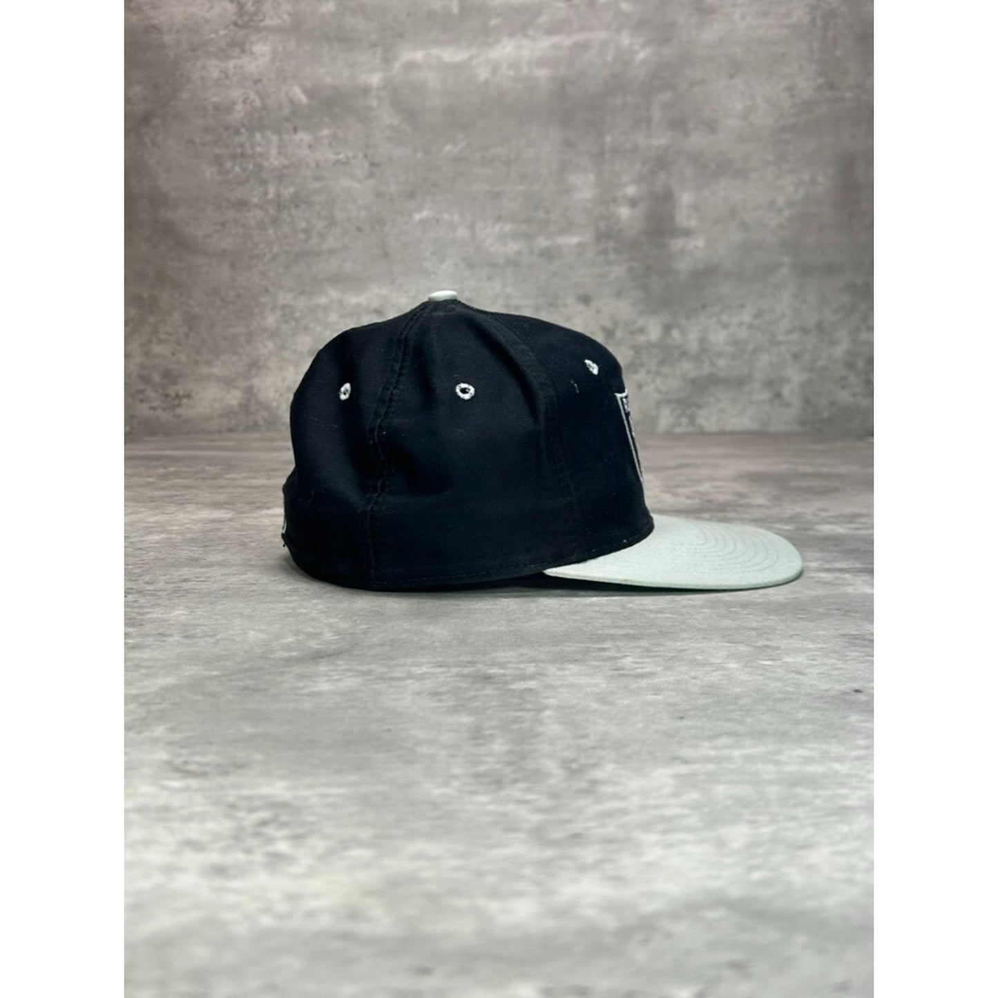 Vintage 90s Los Angeles Raiders NFL Embroidered Logo Snapback Hat OSFA
