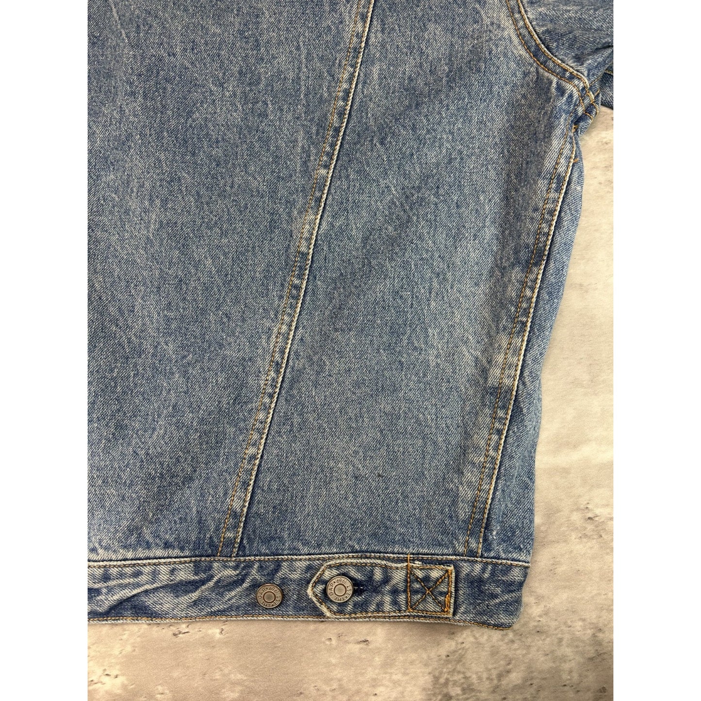 Vintage 90s GAP Denim Medium Wash Trucker Jacket Size Large Blue