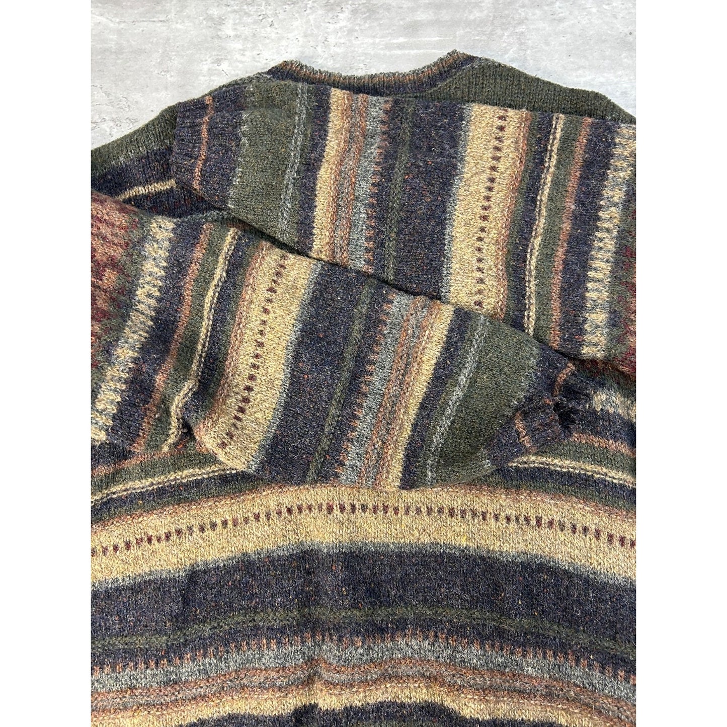 Vintage Woolrich Abstract Striped Print Pullover Knit Sweater Size Large