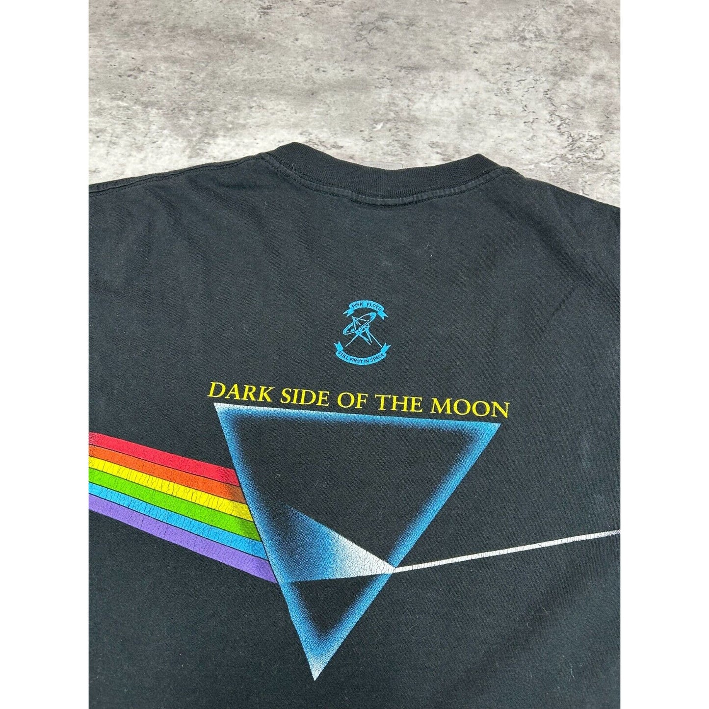Vintage 2001 Pink Floyd Dark Side Of The Moon Rock Album T-Shirt Size Large