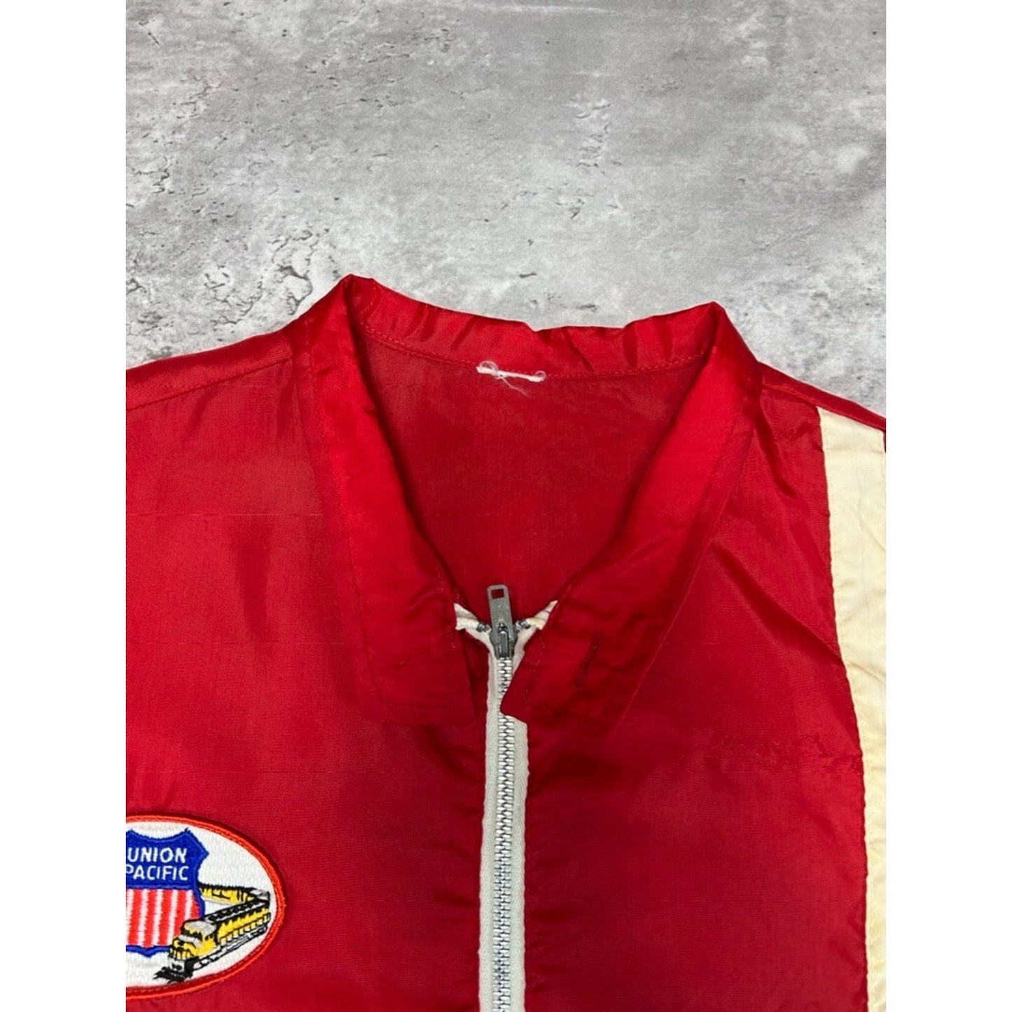 Vintage 1960s Union Pacific Railway Nylon Full Zip Work Jacket Size XL Red