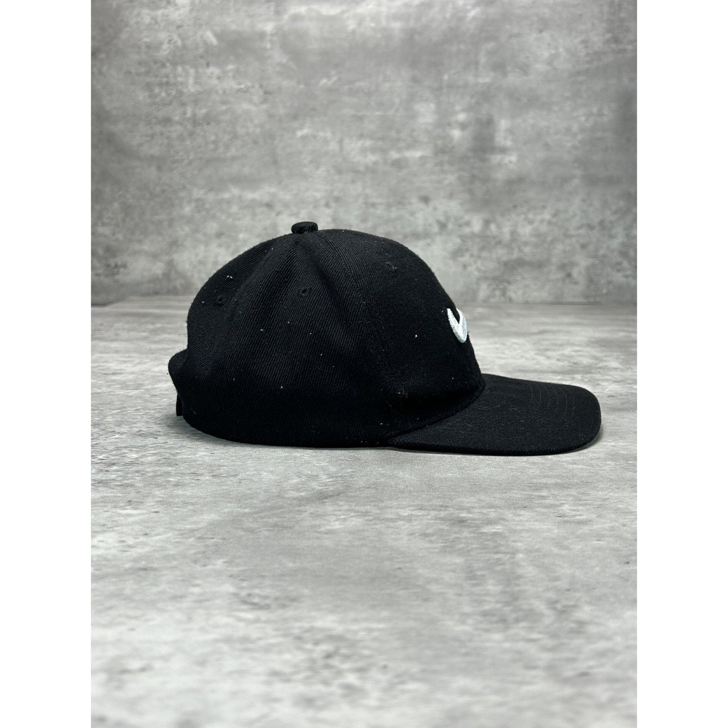 Vintage Nike Embroidered Swoosh Strapback Hat OSFA Black