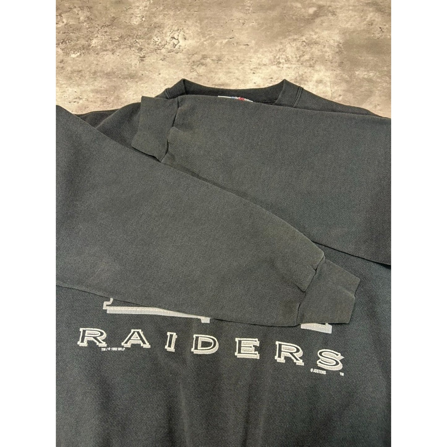 Vintage 90s Los Angeles Raiders NFL Graphic Spellout Football Sweatshirt Size XL