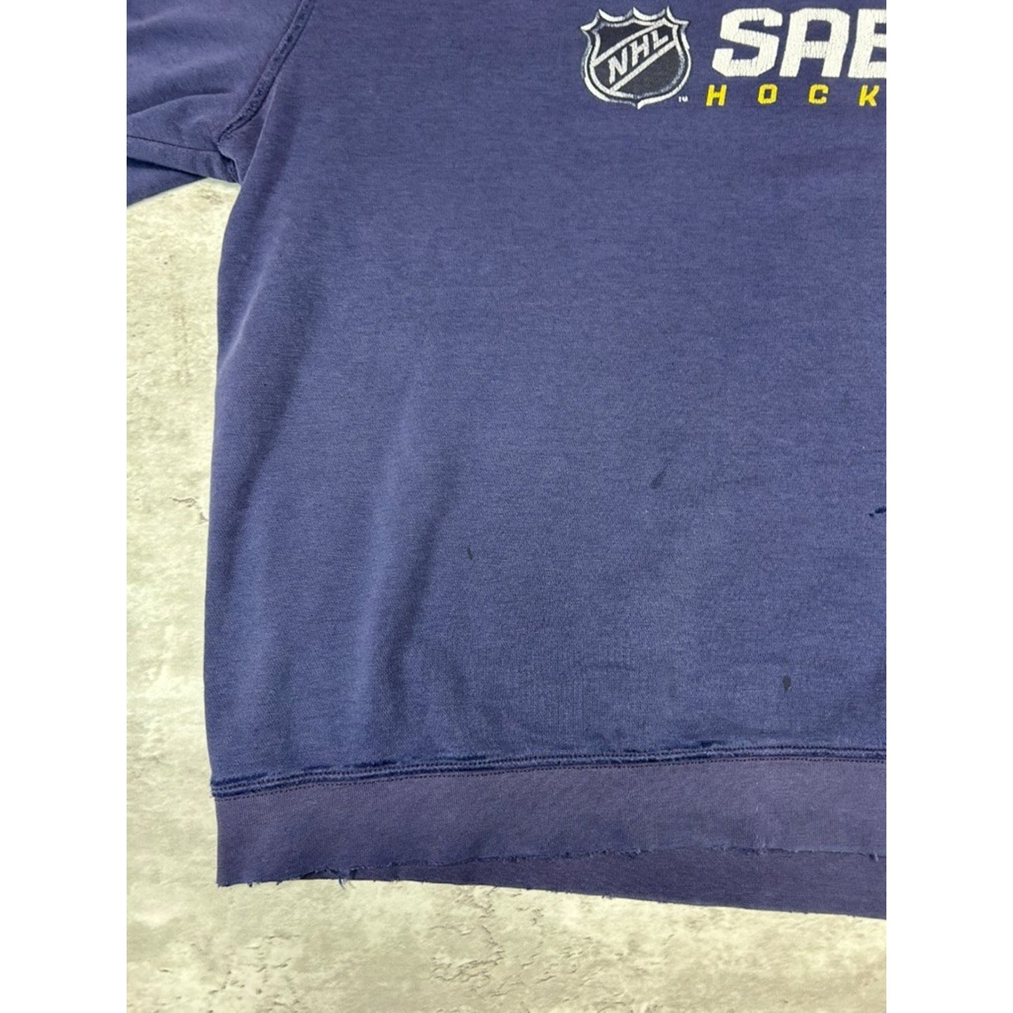 Vintage Buffalo Sabres NHL Graphic Spellout Reebok Hockey Sweatshirt Size Large