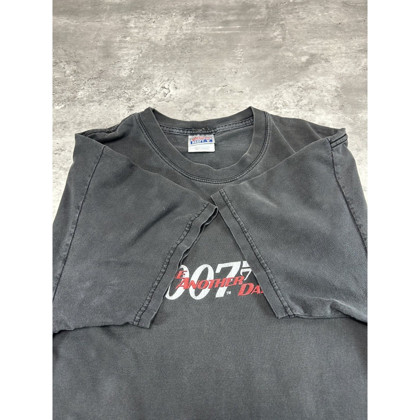 Vintage 90s 007 Die ANother Day Spellout Graphic Movie Promo T-Shirt Size Large