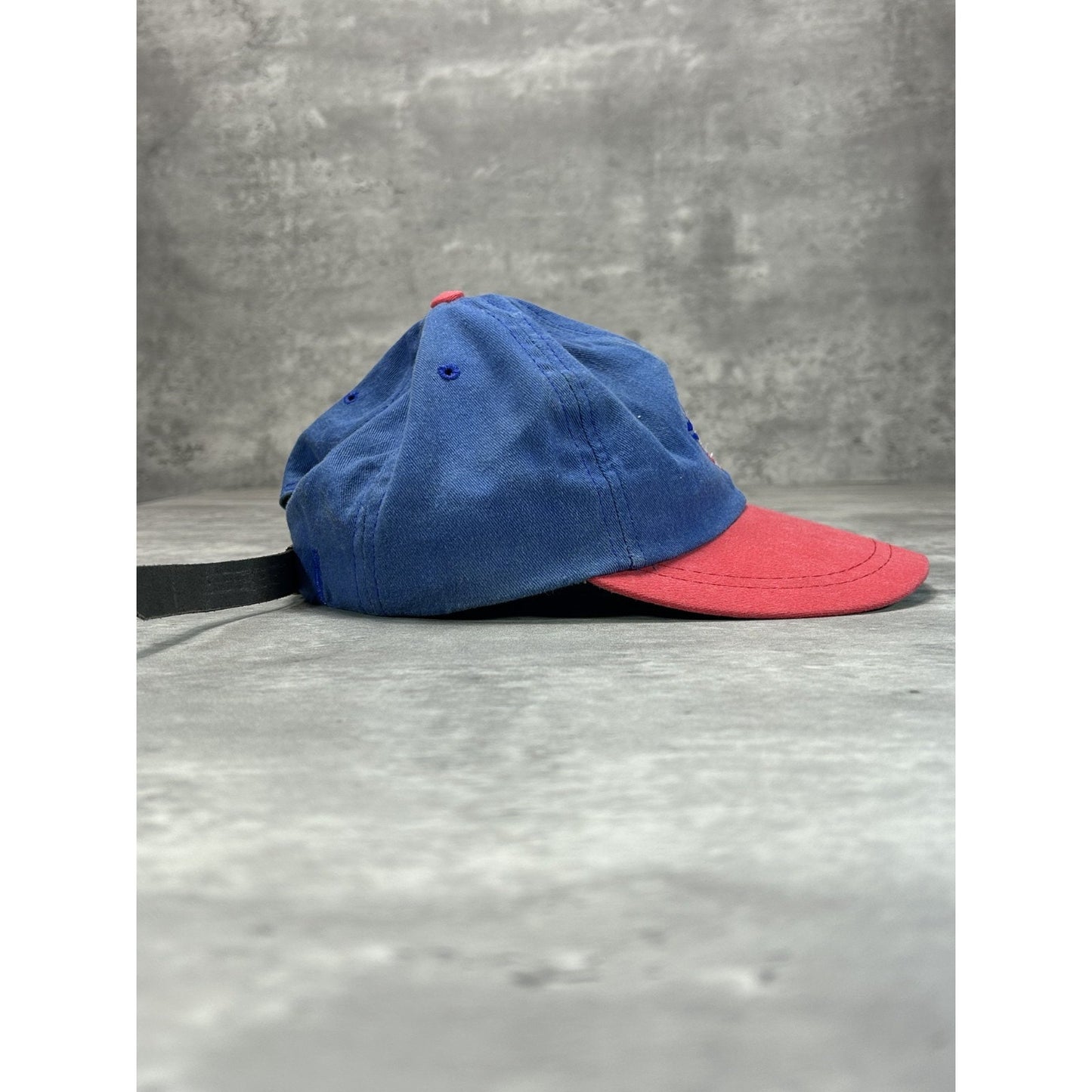 Vintage 90s Toronto Blue Jays Embroidered Logo Baseball Strapback Hat OSFA