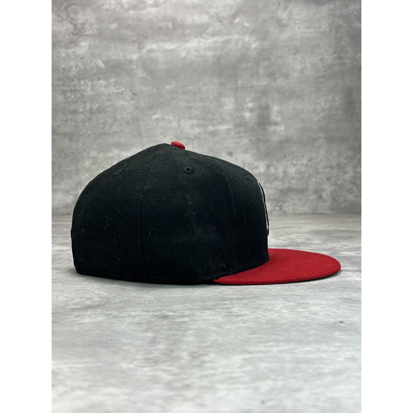 Rochester Red Wings MiLB Embroidered Logo Baseball Fitted Hat 7 1/2 Black