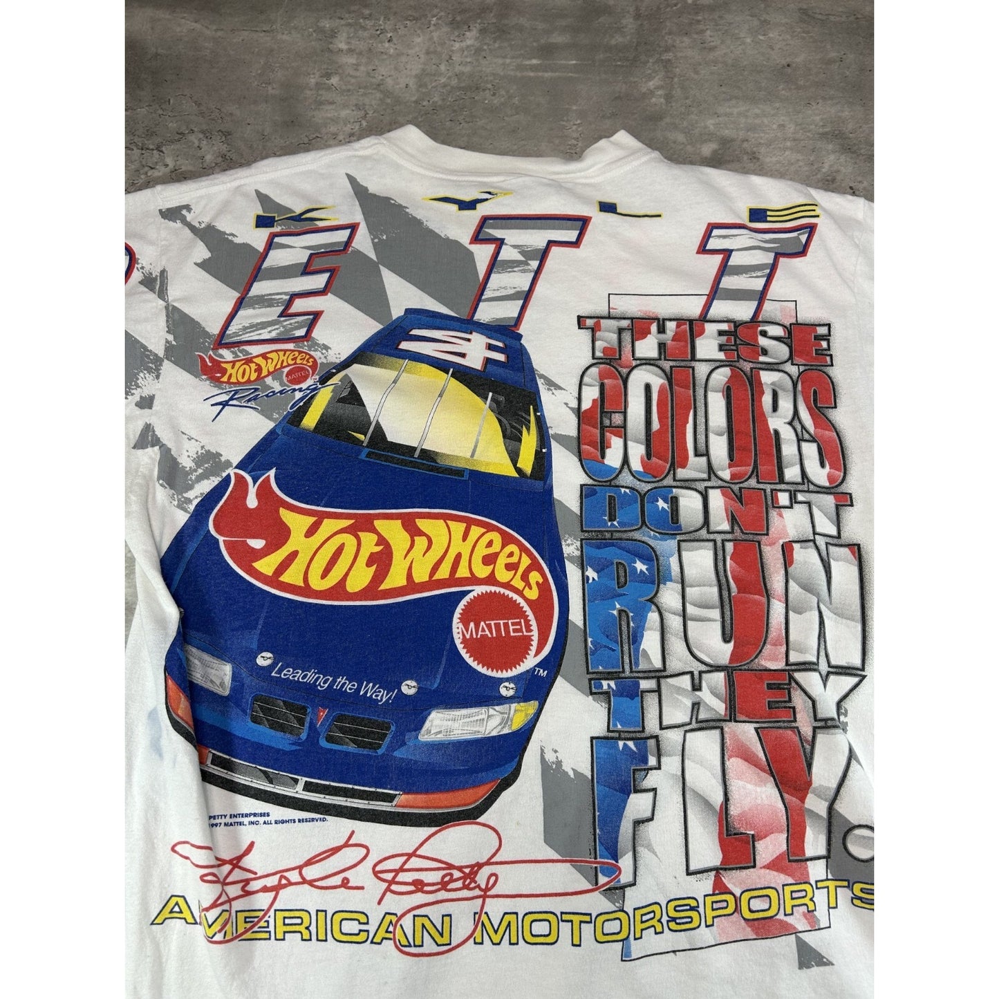 Vintage 1997 Kyle Petty #44 Nascar Spell Out Hot Wheels T-Shirt Size XL White